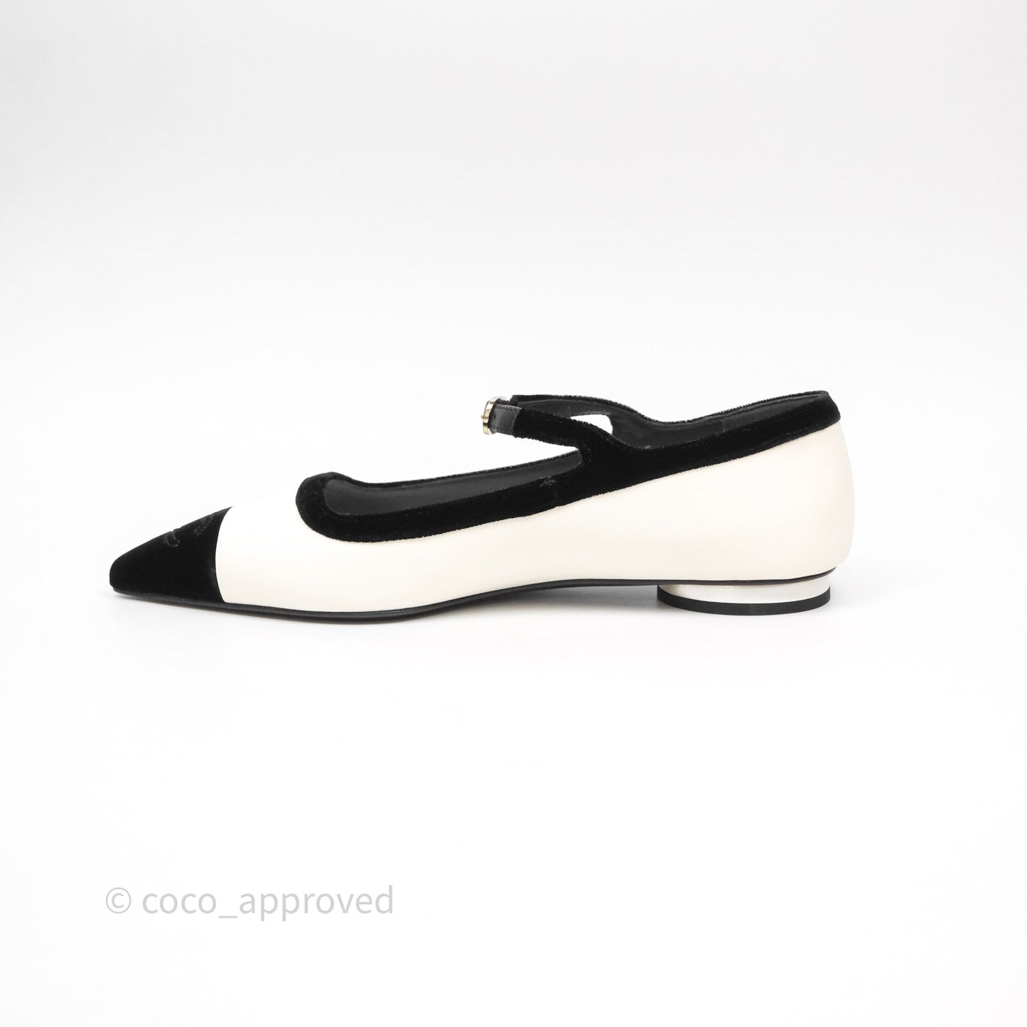 Chanel Mary Janes Flats White/Black Size 37.5