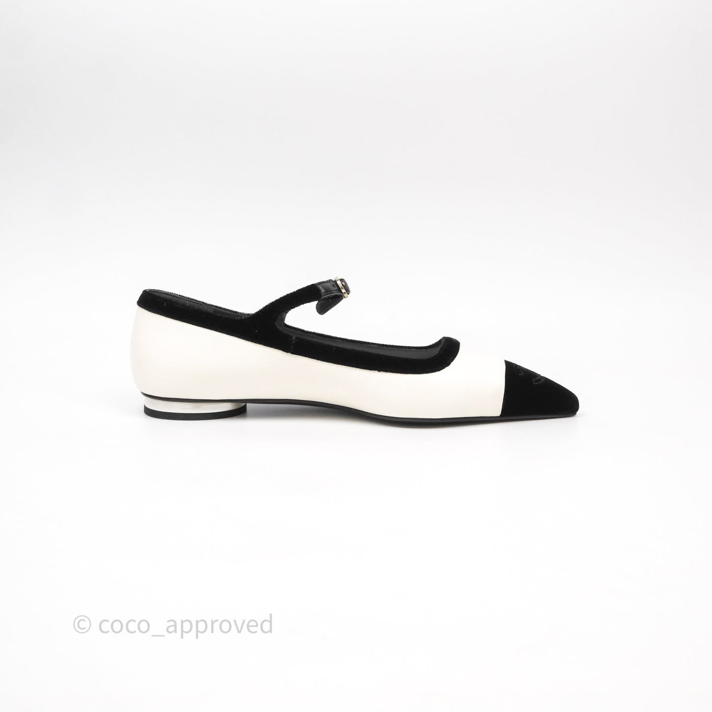 Chanel Mary Janes Flats White/Black Size 37.5