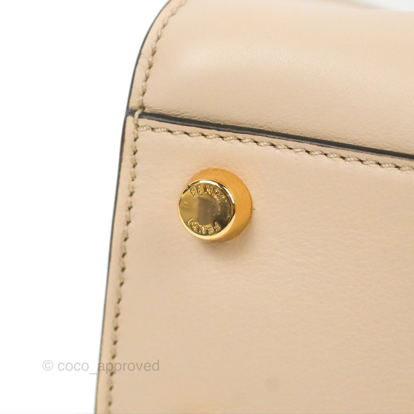Fendi Peekaboo Iconic Essentially Bag Light Beige