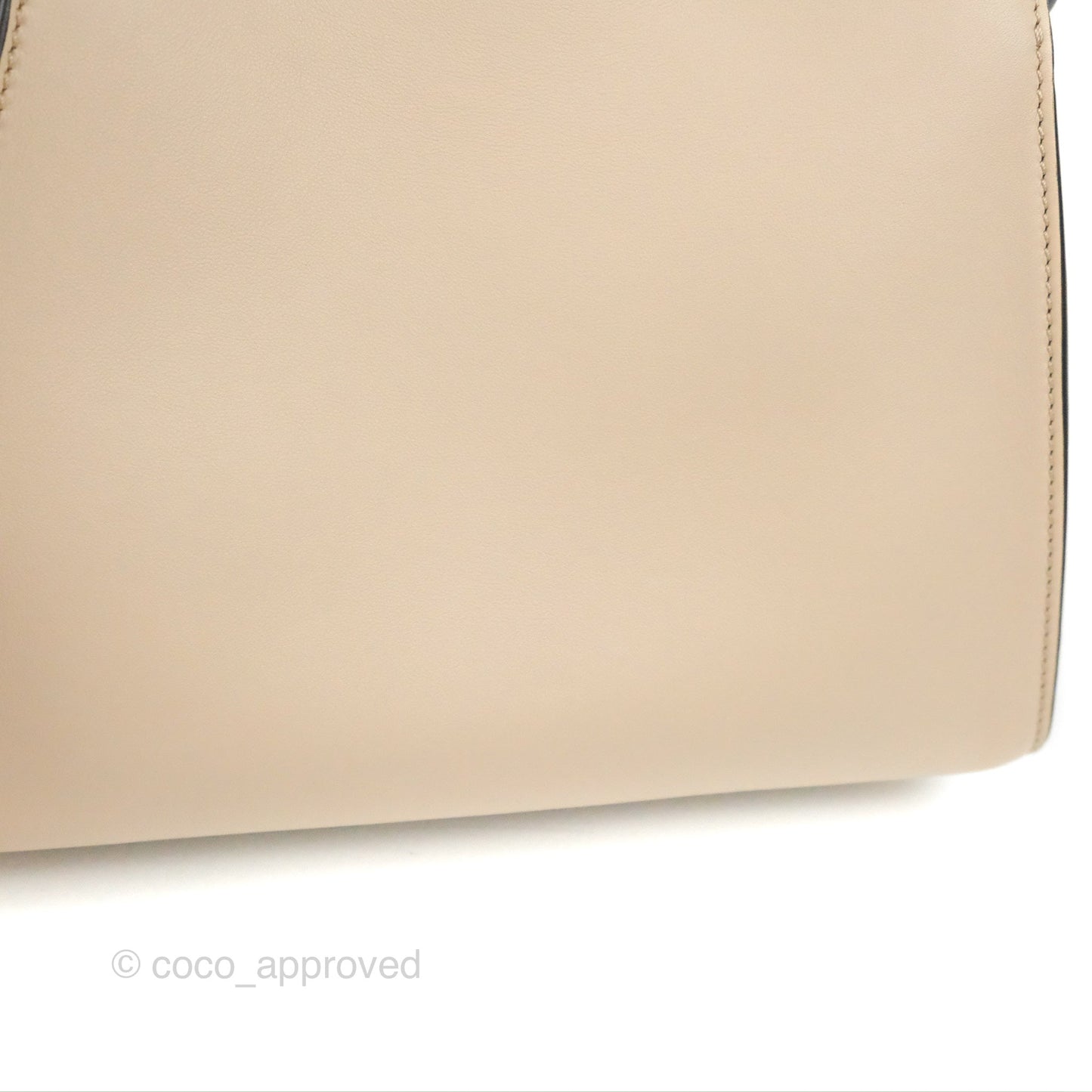 Fendi Peekaboo Iconic Essentially Bag Light Beige