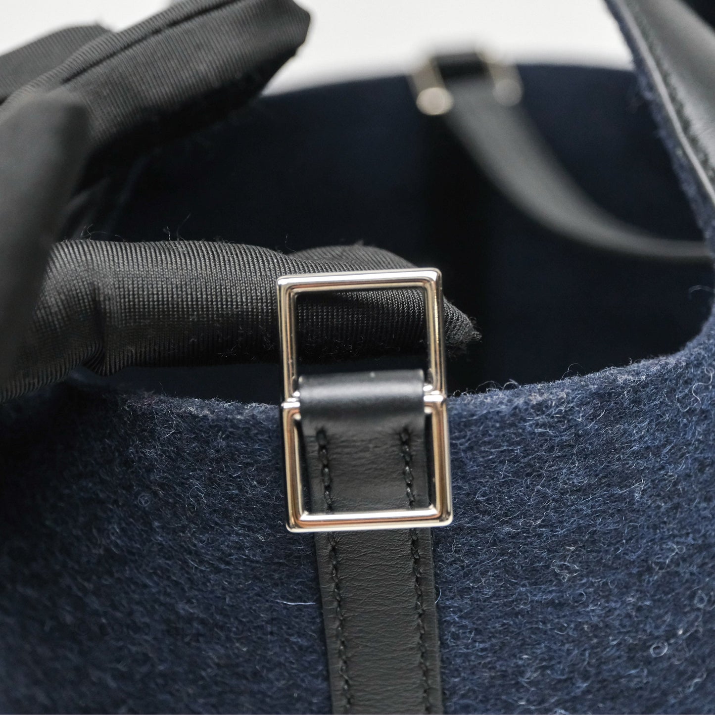 Hermès Picotin 18 Bleu Nuit 2Z / Swift Noir 89 Wool Feutre Swift Palladium Hardware