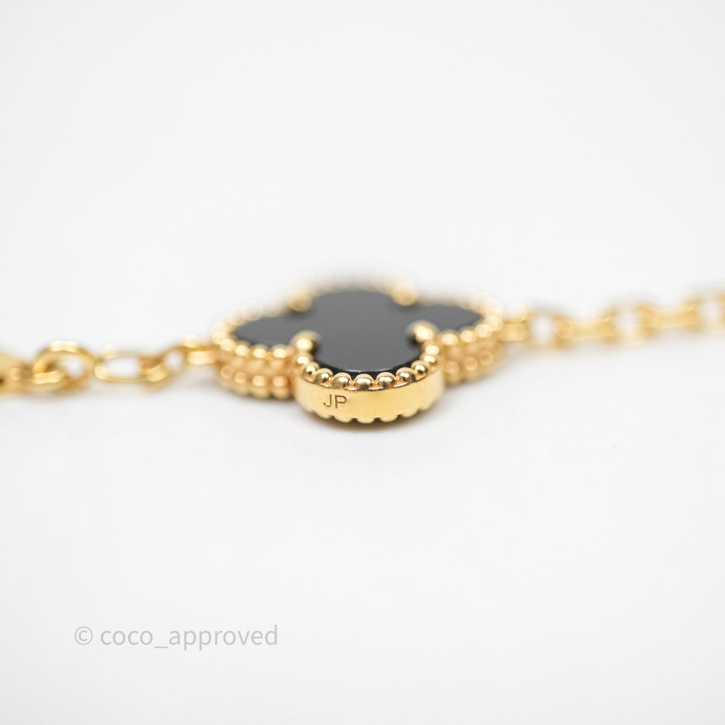 Van Cleef & Aprels 18k Gold and Black Onyx Vintage Alhambra 5 Motif Bracelet Yellow Gold