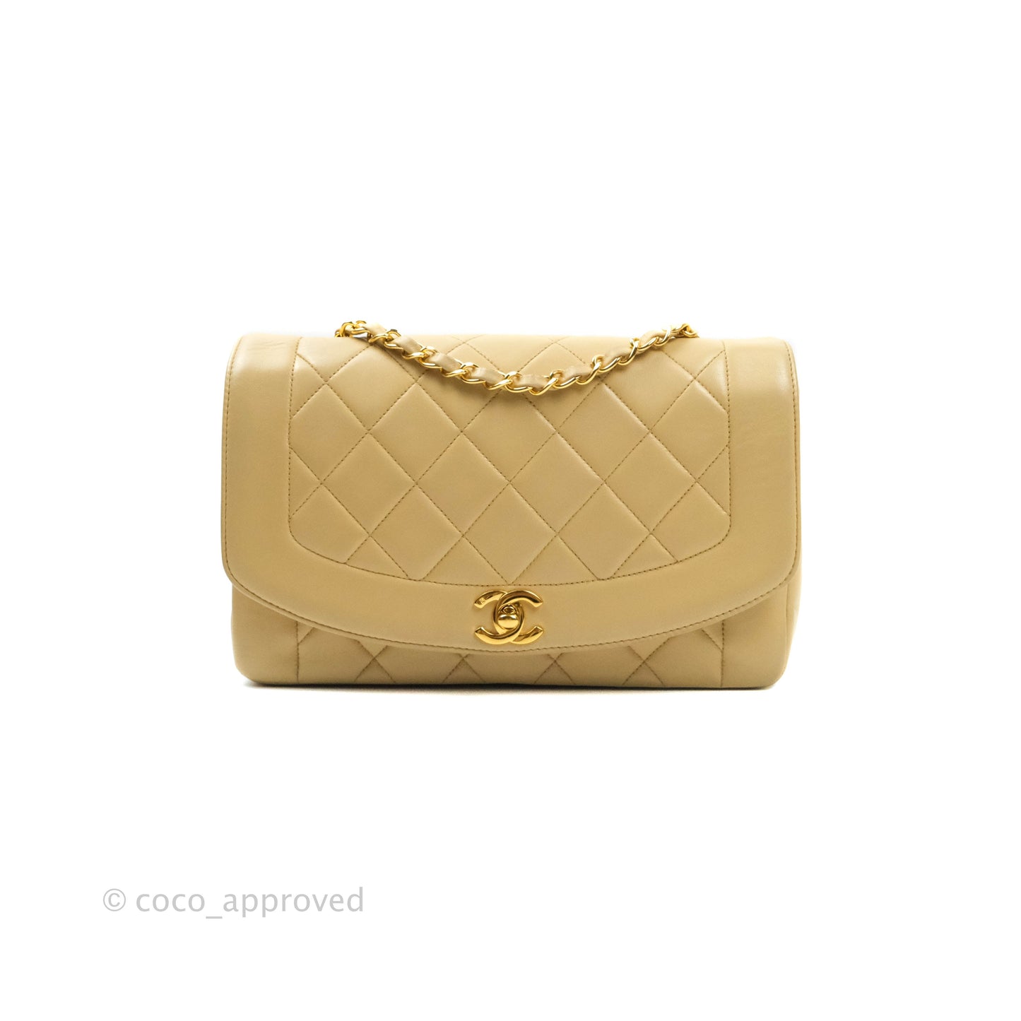 Chanel Quilted Beige Lambskin Medium Vintage Classic Diana Flap Bag