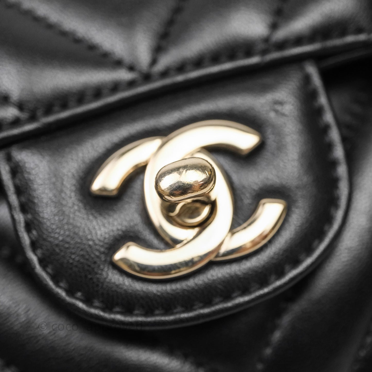 Chanel Classic M/L Medium Flap Chevron Black Lambskin Gold Hardware