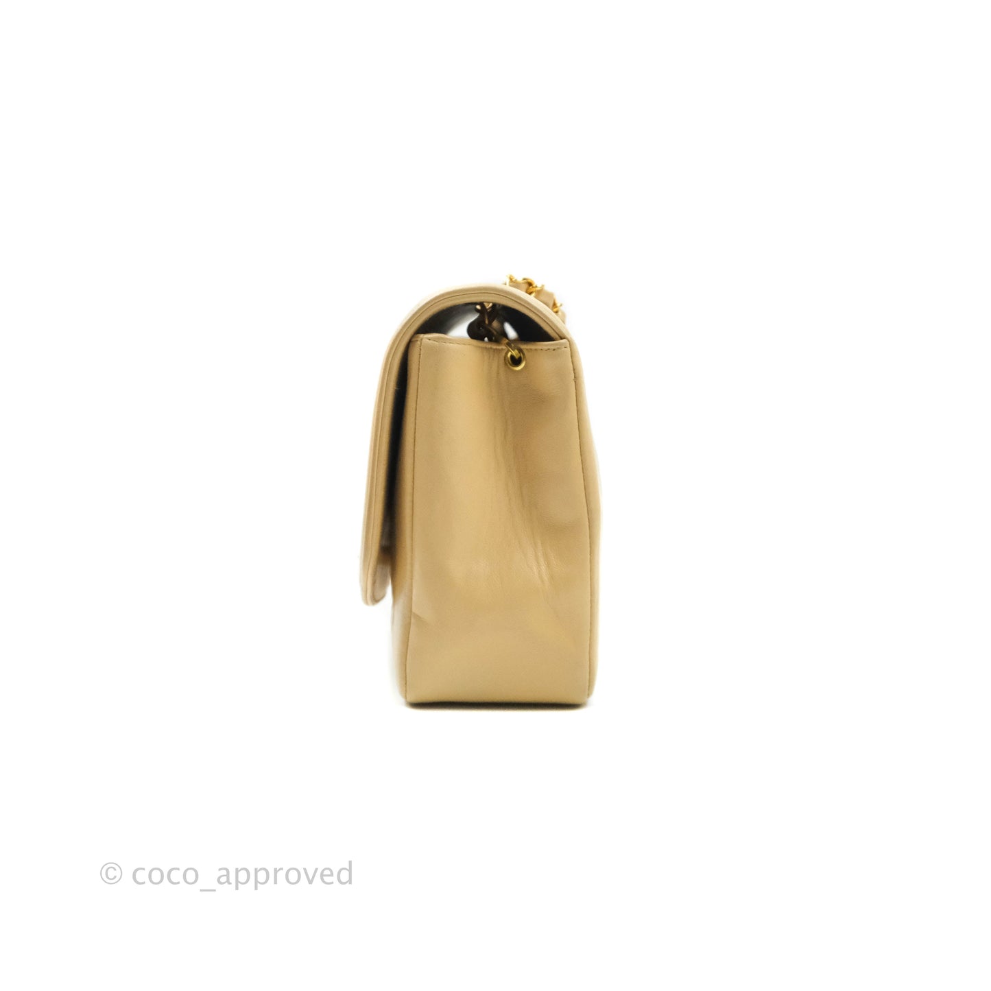 Chanel Quilted Beige Lambskin Medium Vintage Classic Diana Flap Bag