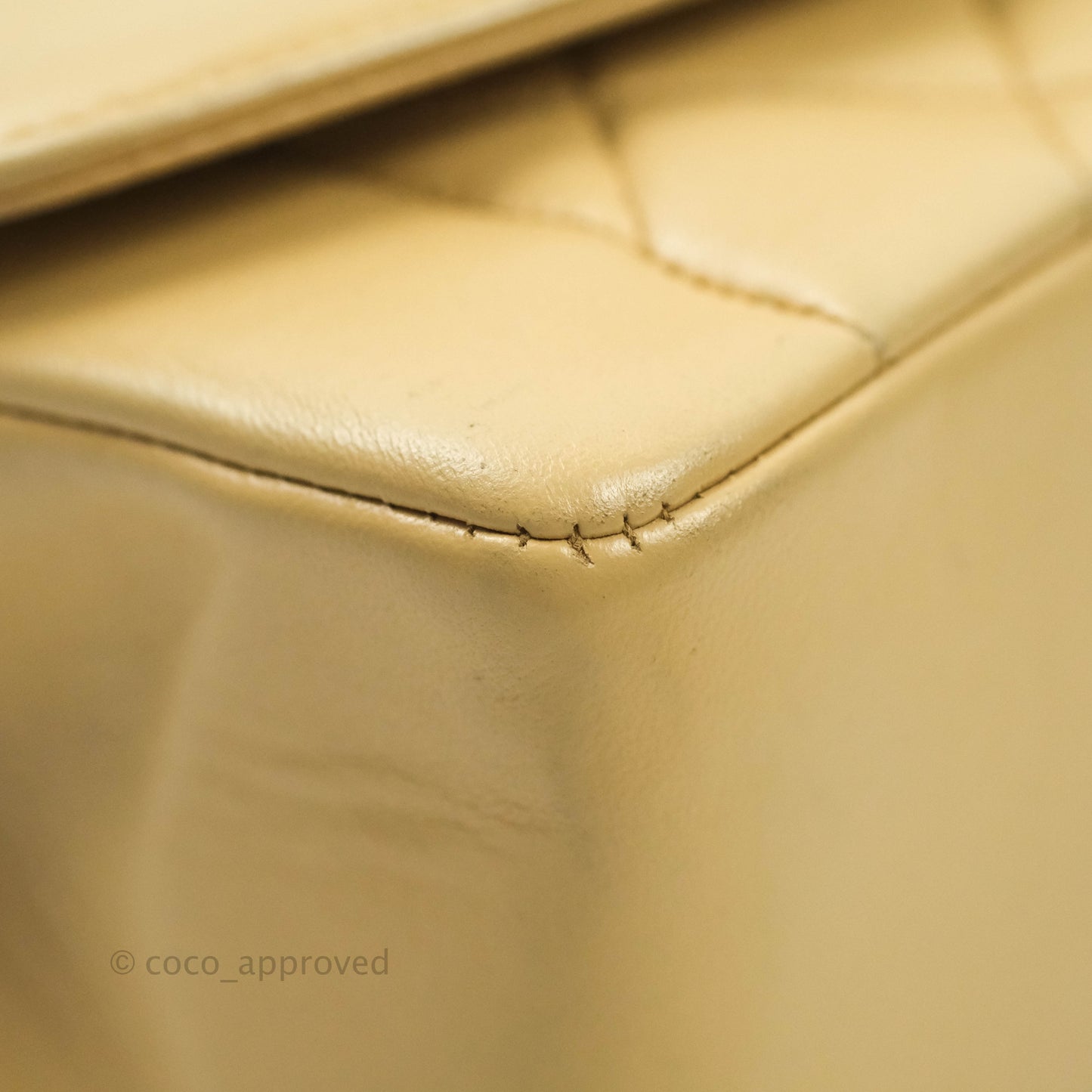 Chanel Quilted Beige Lambskin Medium Vintage Classic Diana Flap Bag