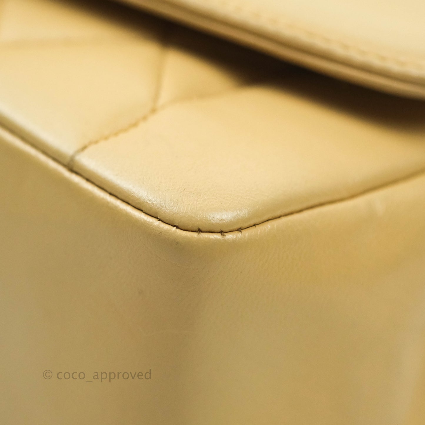 Chanel Quilted Beige Lambskin Medium Vintage Classic Diana Flap Bag