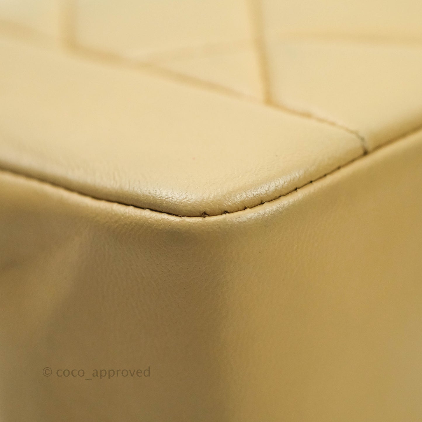 Chanel Quilted Beige Lambskin Medium Vintage Classic Diana Flap Bag