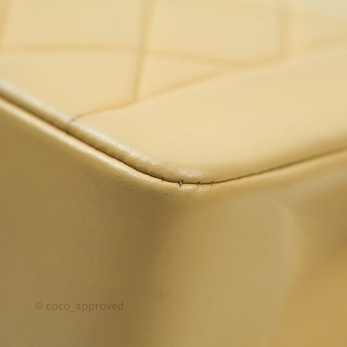Chanel Quilted Beige Lambskin Medium Vintage Classic Diana Flap Bag
