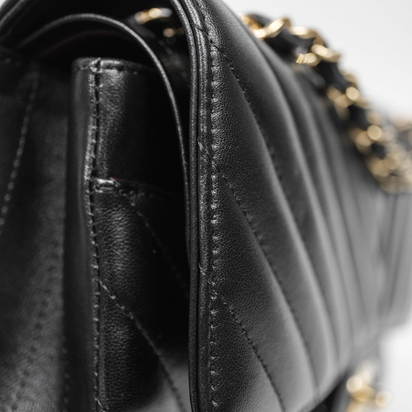 Chanel Classic M/L Medium Flap Chevron Black Lambskin Gold Hardware