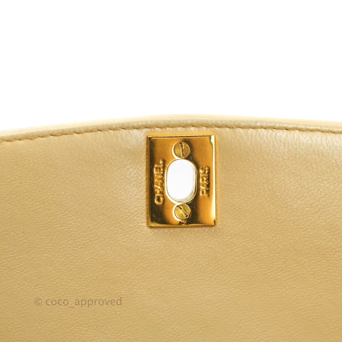 Chanel Quilted Beige Lambskin Medium Vintage Classic Diana Flap Bag