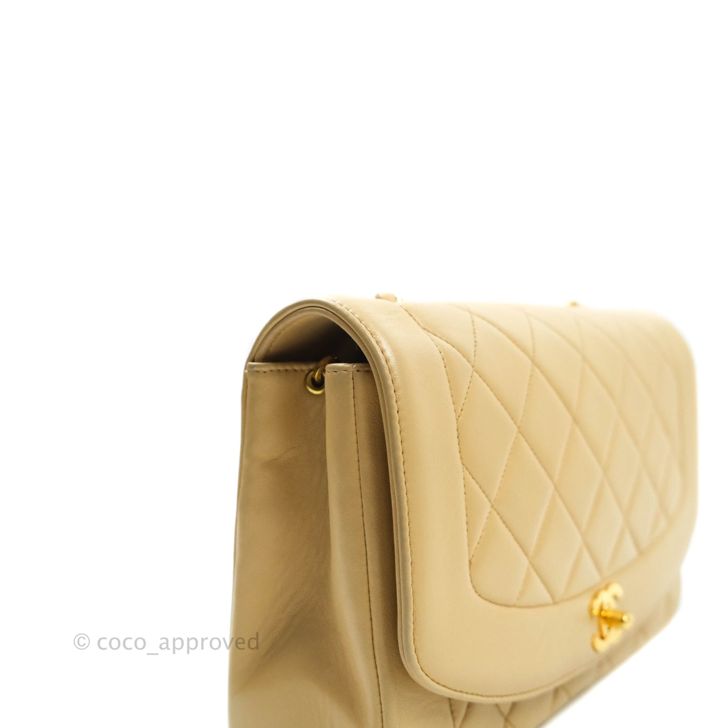 Chanel Quilted Beige Lambskin Medium Vintage Classic Diana Flap Bag