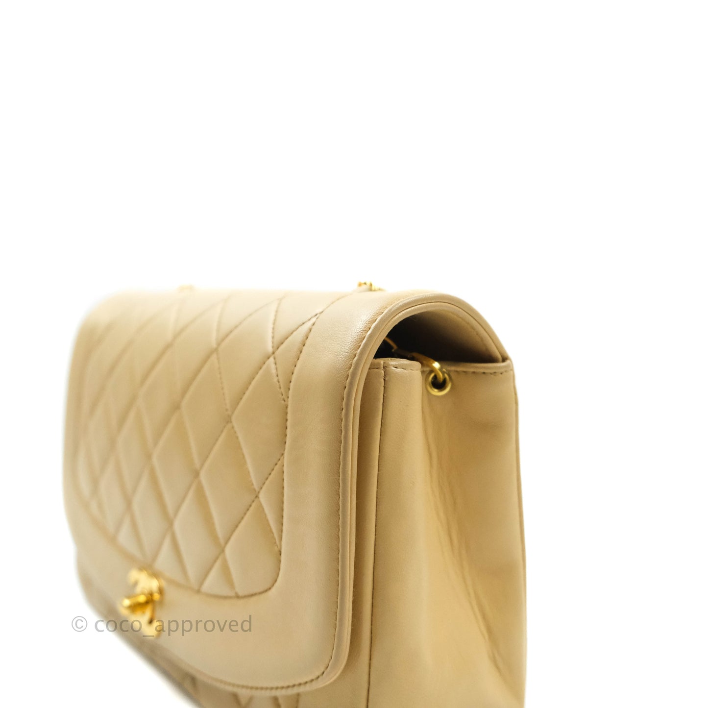 Chanel Quilted Beige Lambskin Medium Vintage Classic Diana Flap Bag