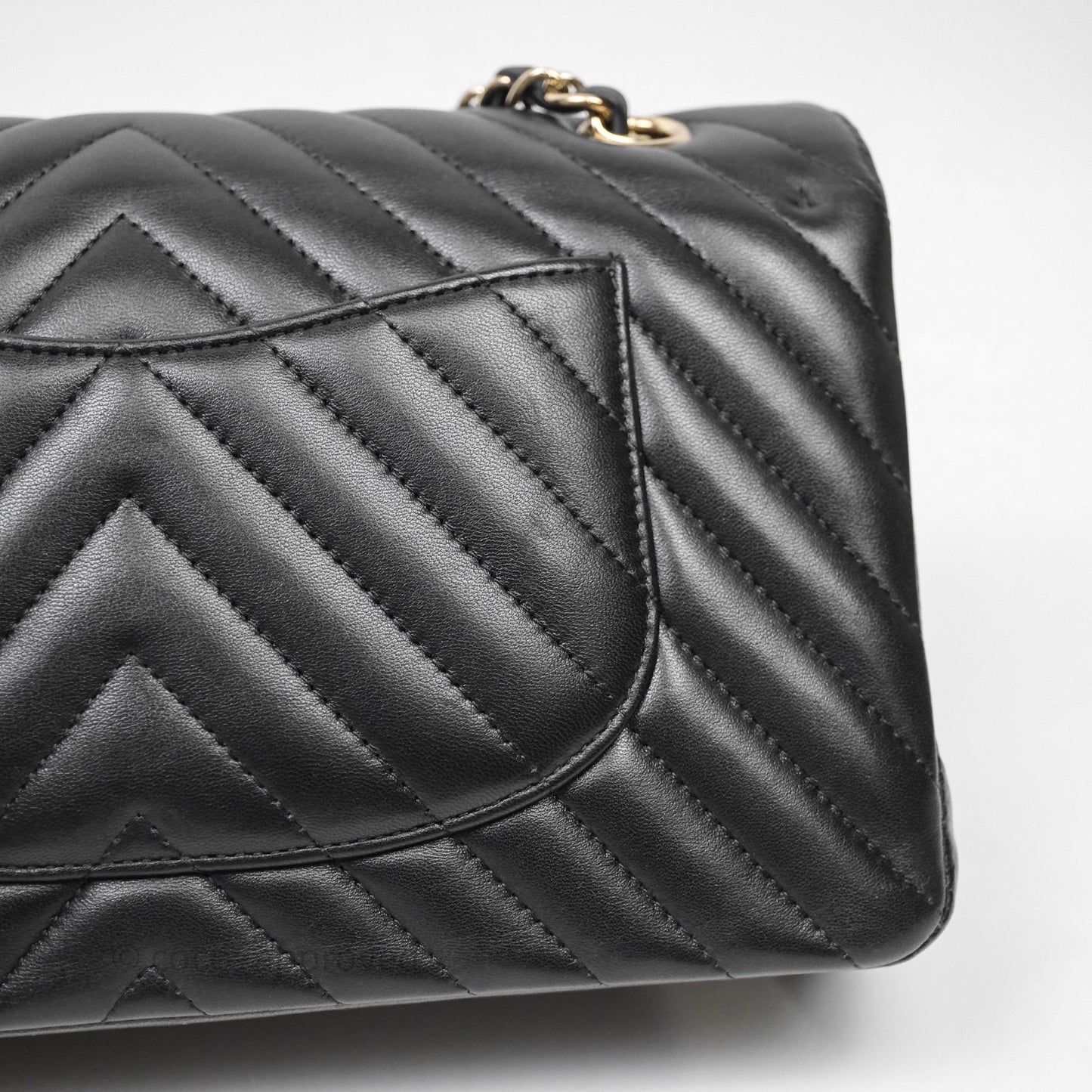 Chanel Classic M/L Medium Flap Chevron Black Lambskin Gold Hardware