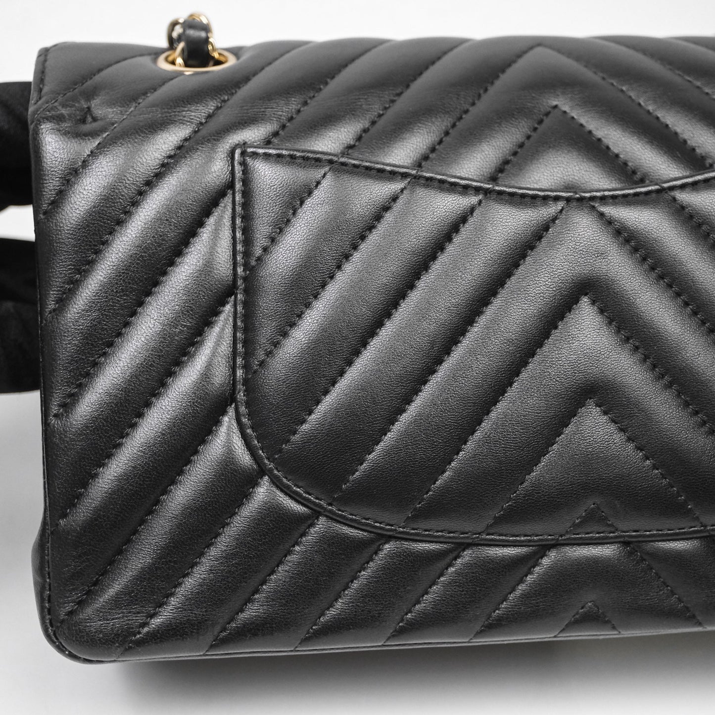 Chanel Classic M/L Medium Flap Chevron Black Lambskin Gold Hardware