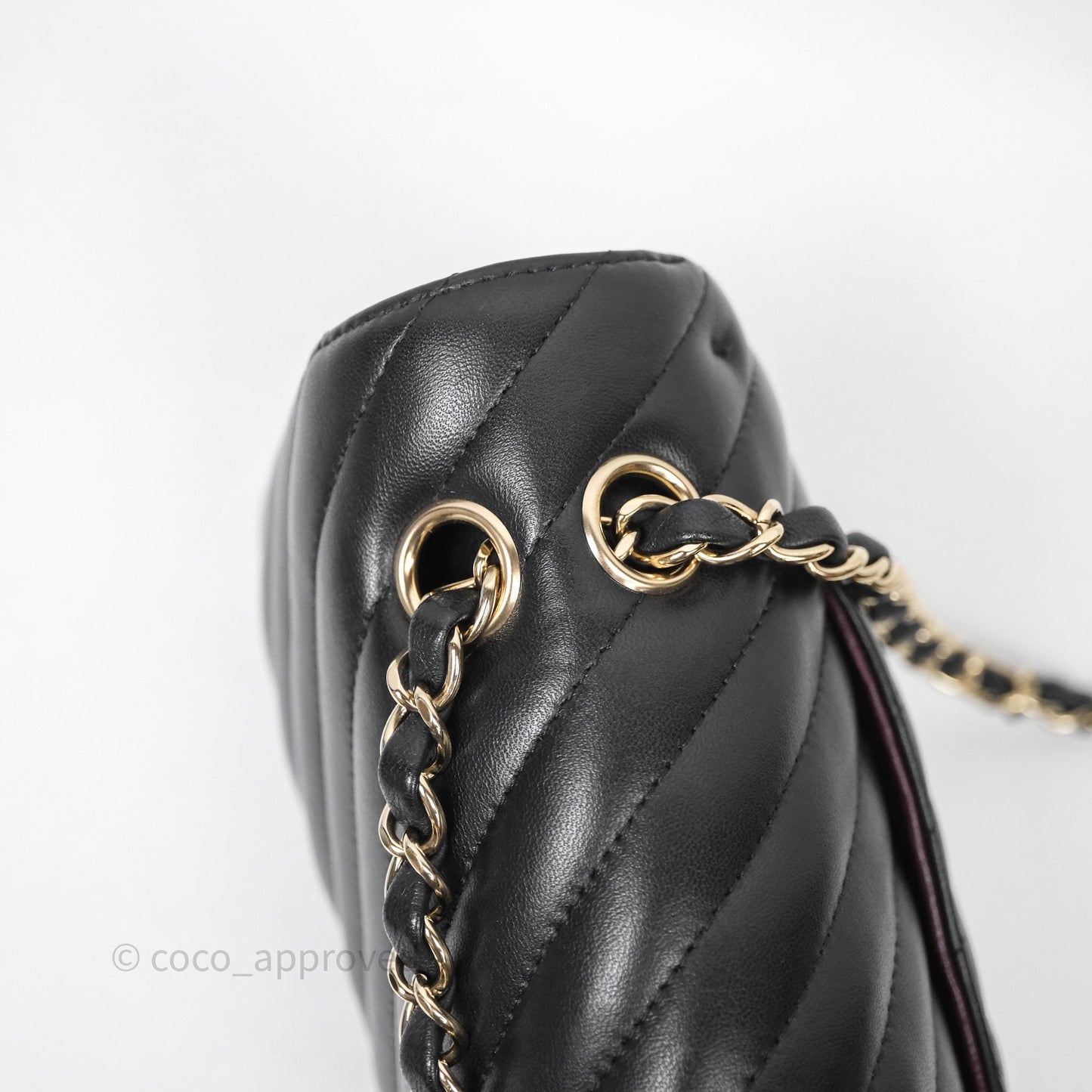 Chanel Classic M/L Medium Flap Chevron Black Lambskin Gold Hardware