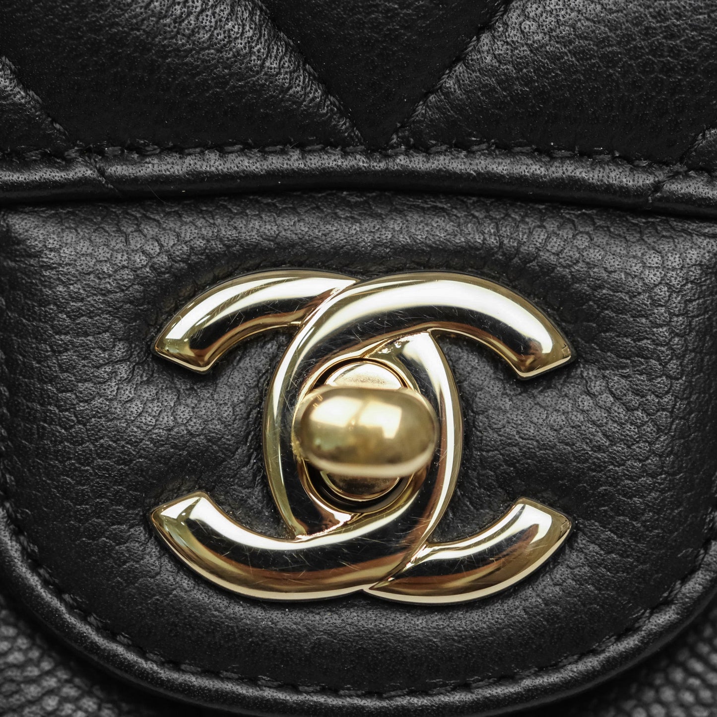 Chanel Classic M/L Medium Flap Chevron Black Caviar Gold Hardware