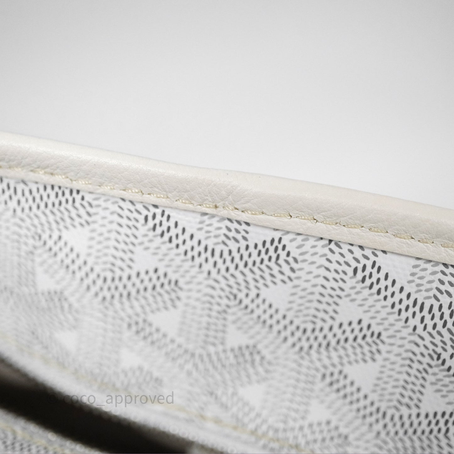 Goyard Artois Goyardine Canvas PM⁣⁣⁣⁣⁣⁣⁣⁣⁣⁣⁣⁣⁣⁣⁣⁣⁣⁣⁣⁣ White Canvas