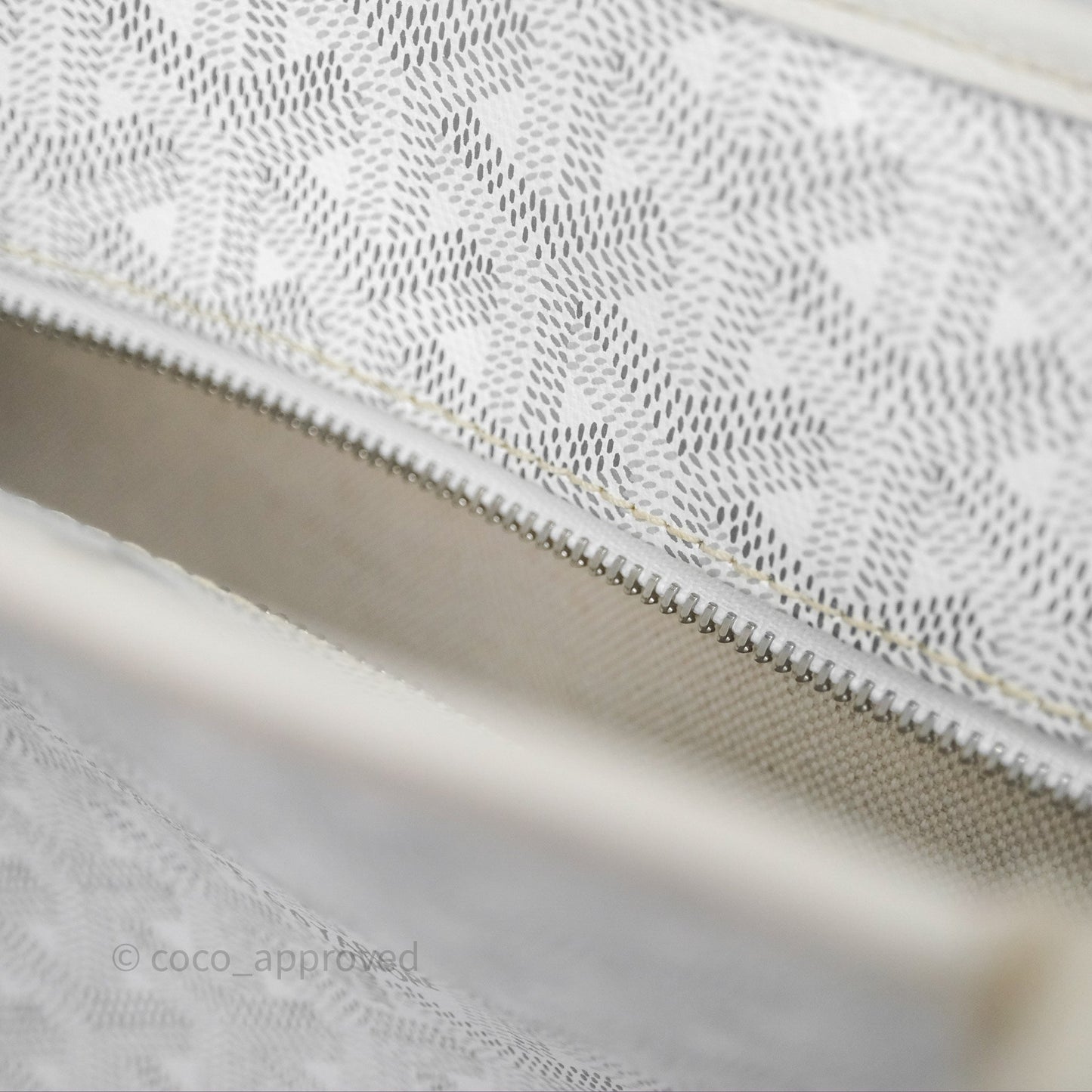 Goyard Artois Goyardine Canvas PM⁣⁣⁣⁣⁣⁣⁣⁣⁣⁣⁣⁣⁣⁣⁣⁣⁣⁣⁣⁣ White Canvas