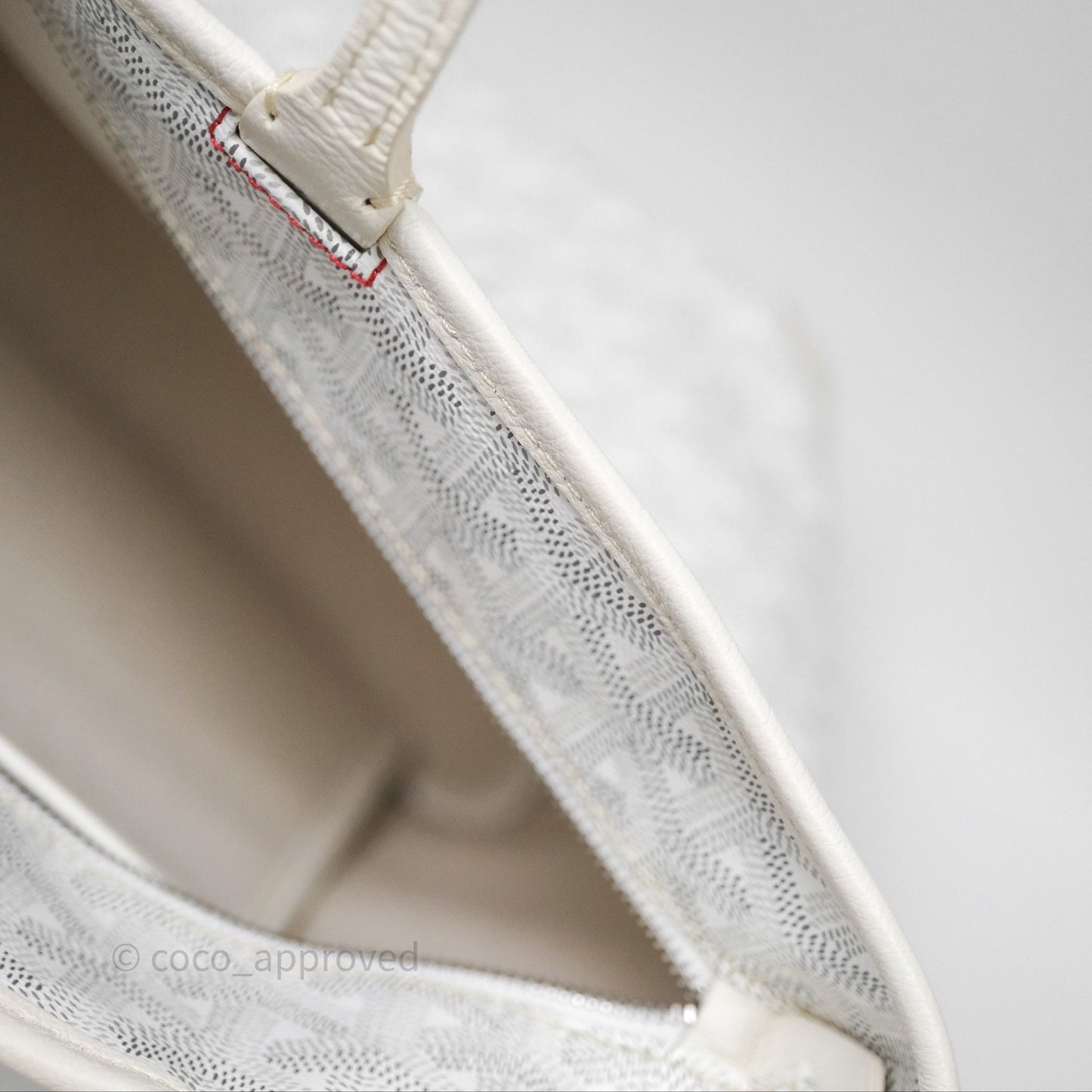 Goyard Artois Goyardine Canvas PM⁣⁣⁣⁣⁣⁣⁣⁣⁣⁣⁣⁣⁣⁣⁣⁣⁣⁣⁣⁣ White Canvas