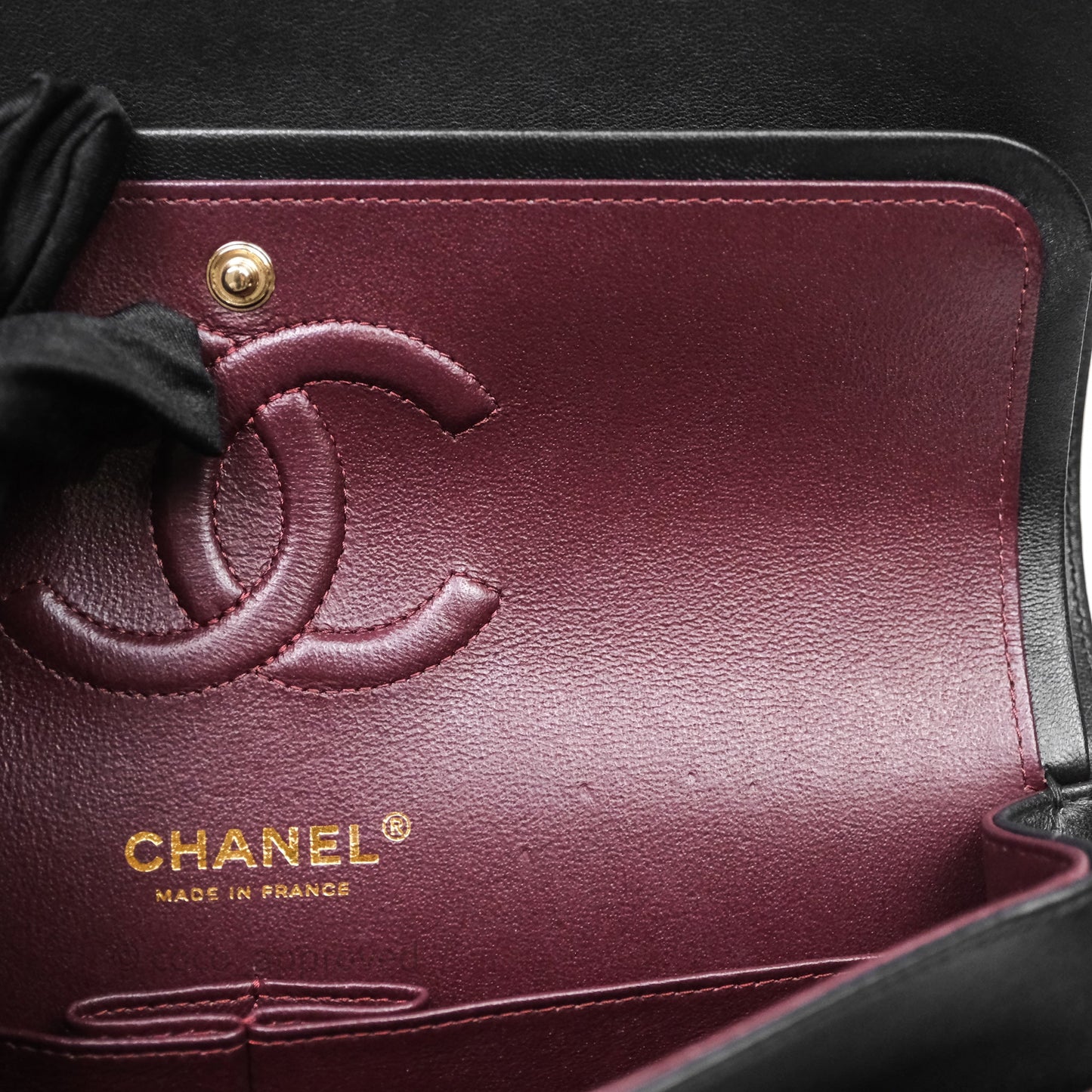 Chanel Classic M/L Medium Flap Chevron Black Lambskin Gold Hardware