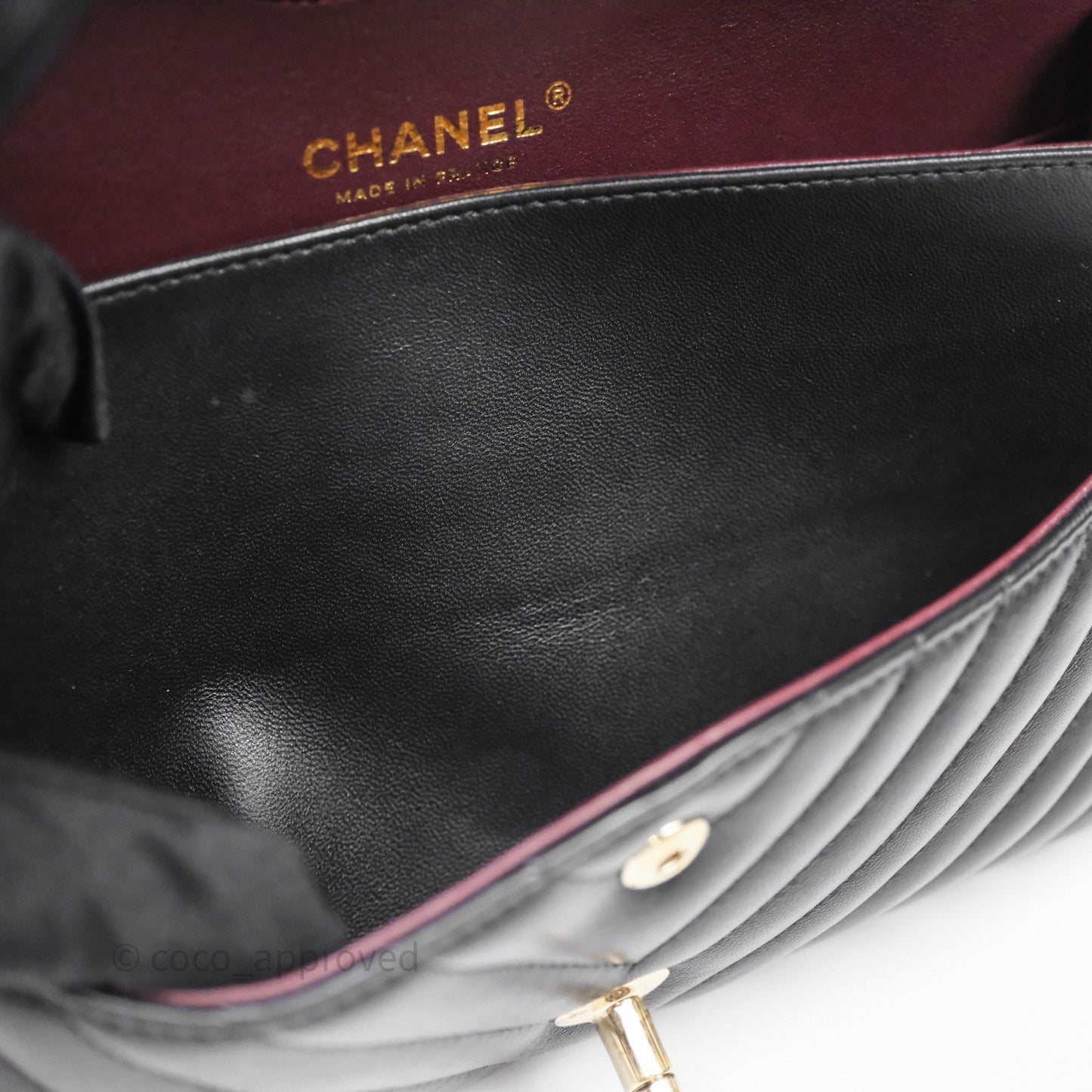 Chanel Classic M/L Medium Flap Chevron Black Lambskin Gold Hardware