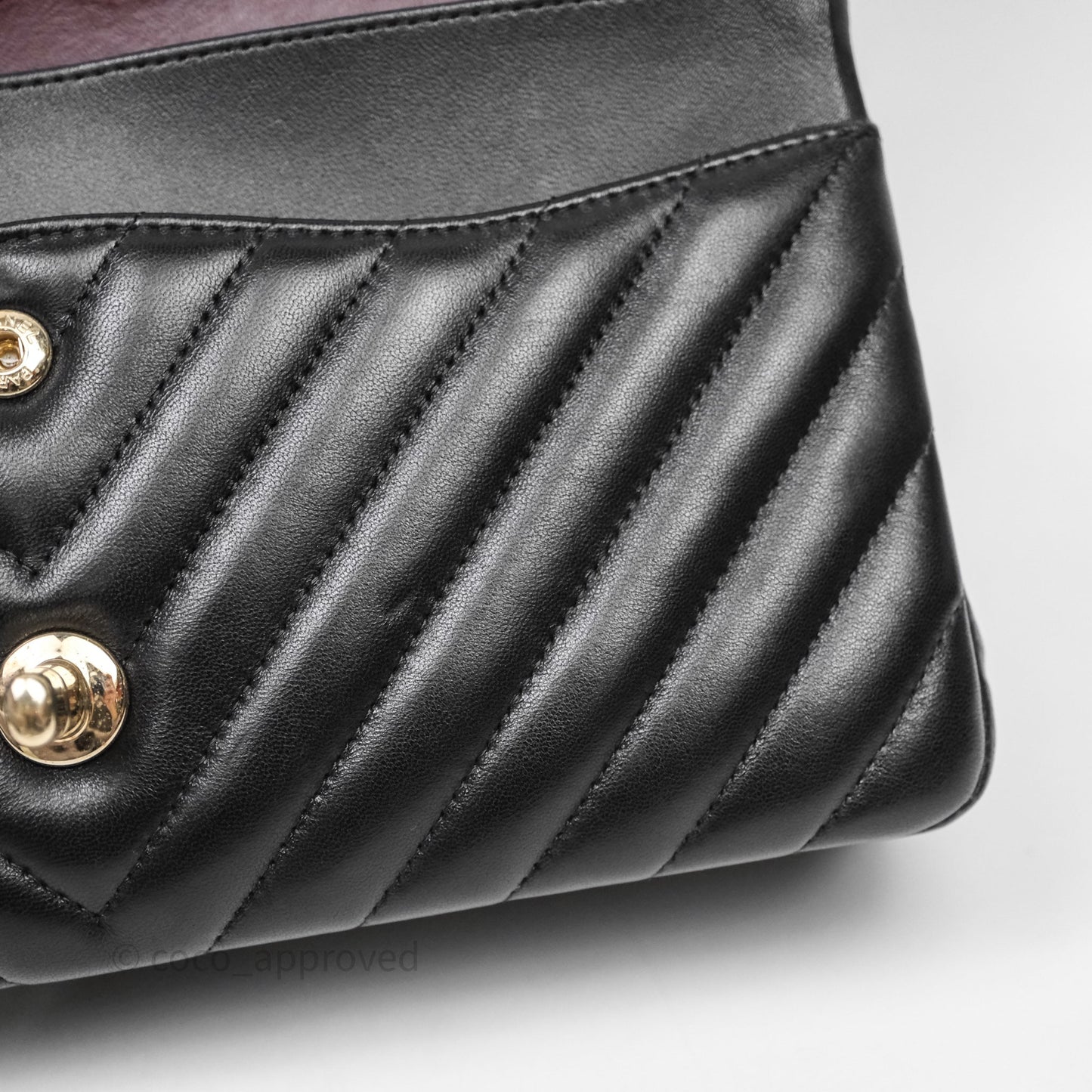 Chanel Classic M/L Medium Flap Chevron Black Lambskin Gold Hardware