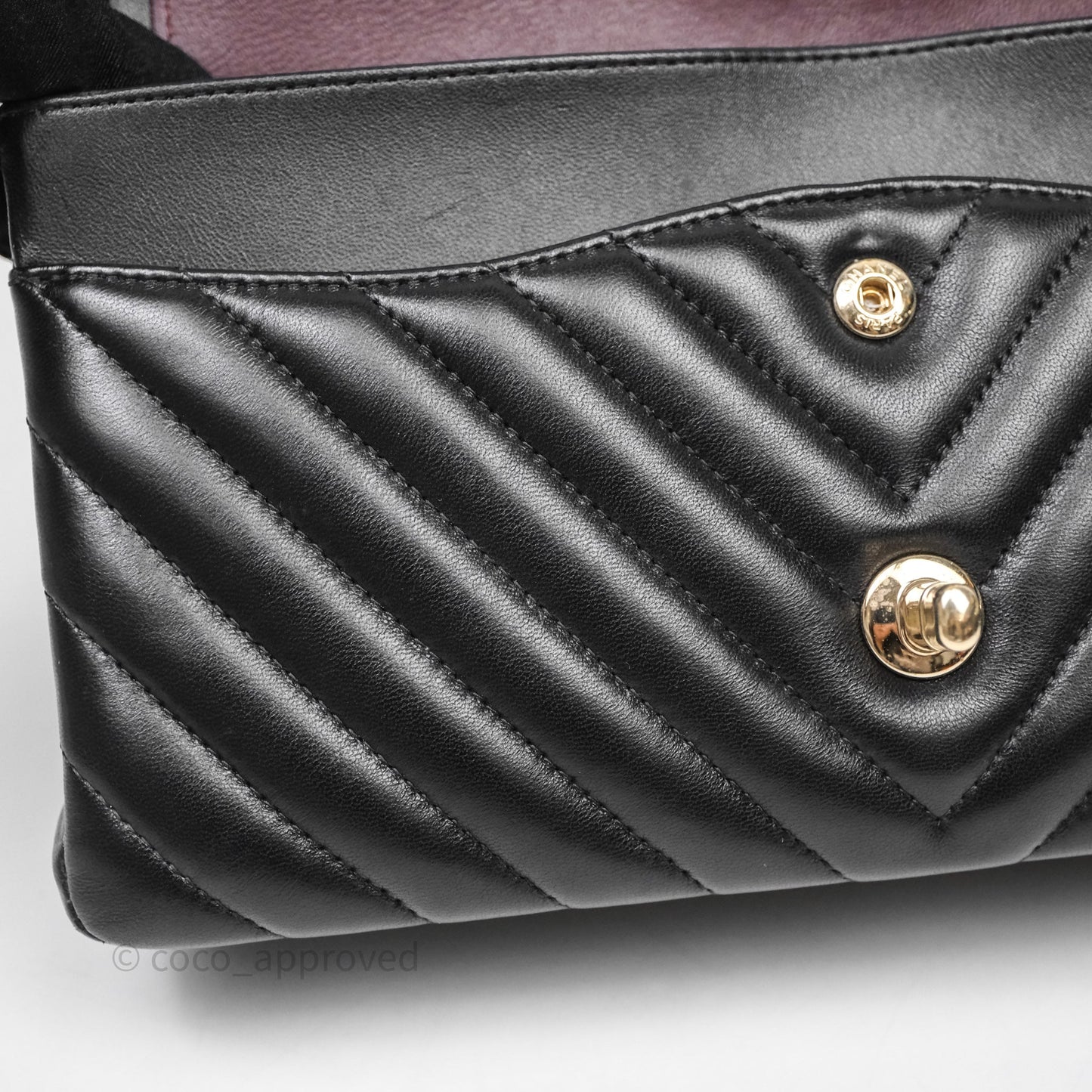 Chanel Classic M/L Medium Flap Chevron Black Lambskin Gold Hardware