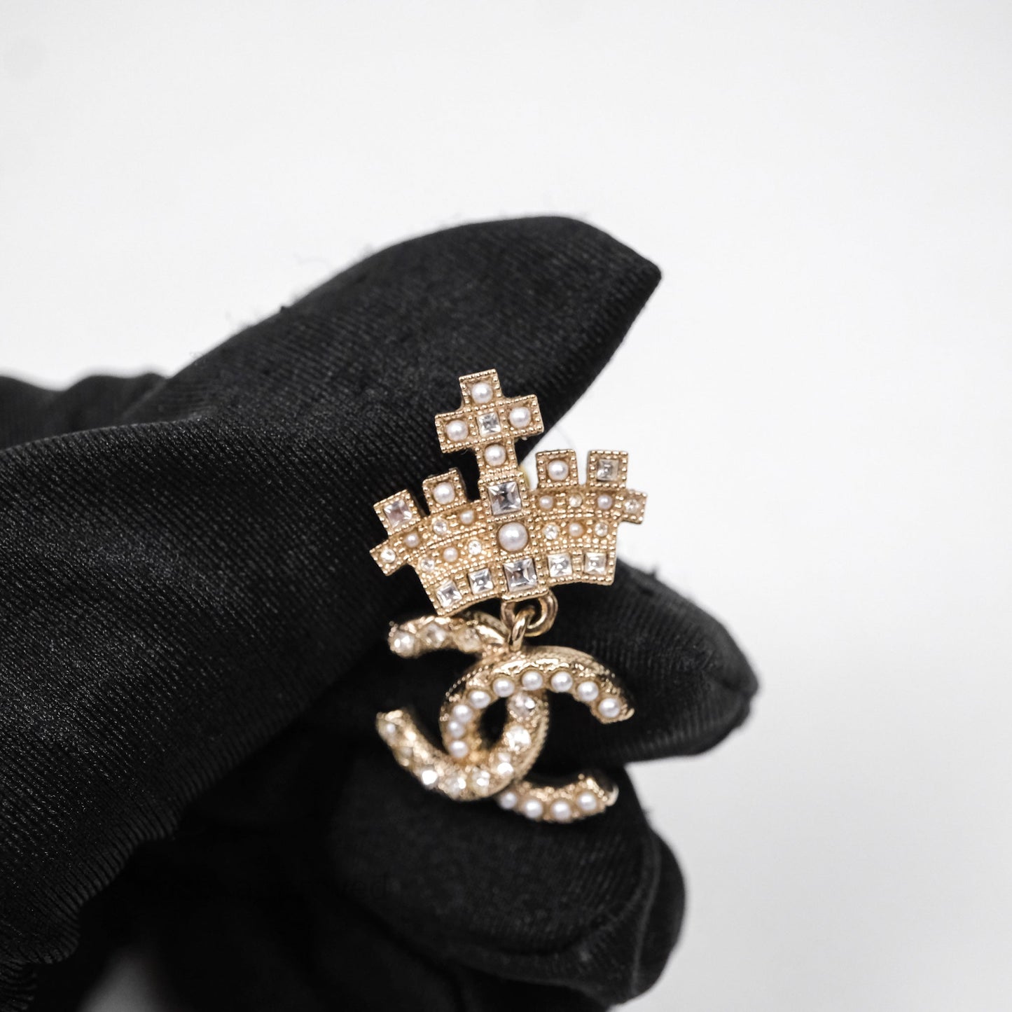 Chanel Crystal Pearl Crown CC Drop Earrings Gold Tone 21A