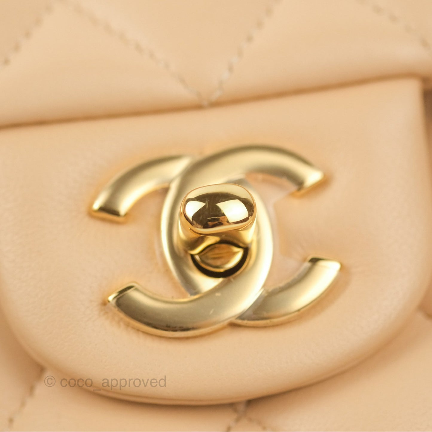 Chanel Classic M/L Medium Flap Quilted Beige Lambskin Gold Hardware