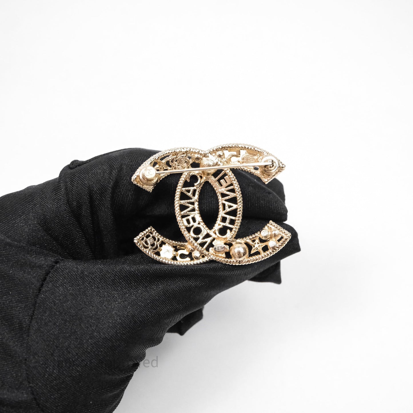 Chanel CC Pearl Crystal Brooch Gold Tone 21V