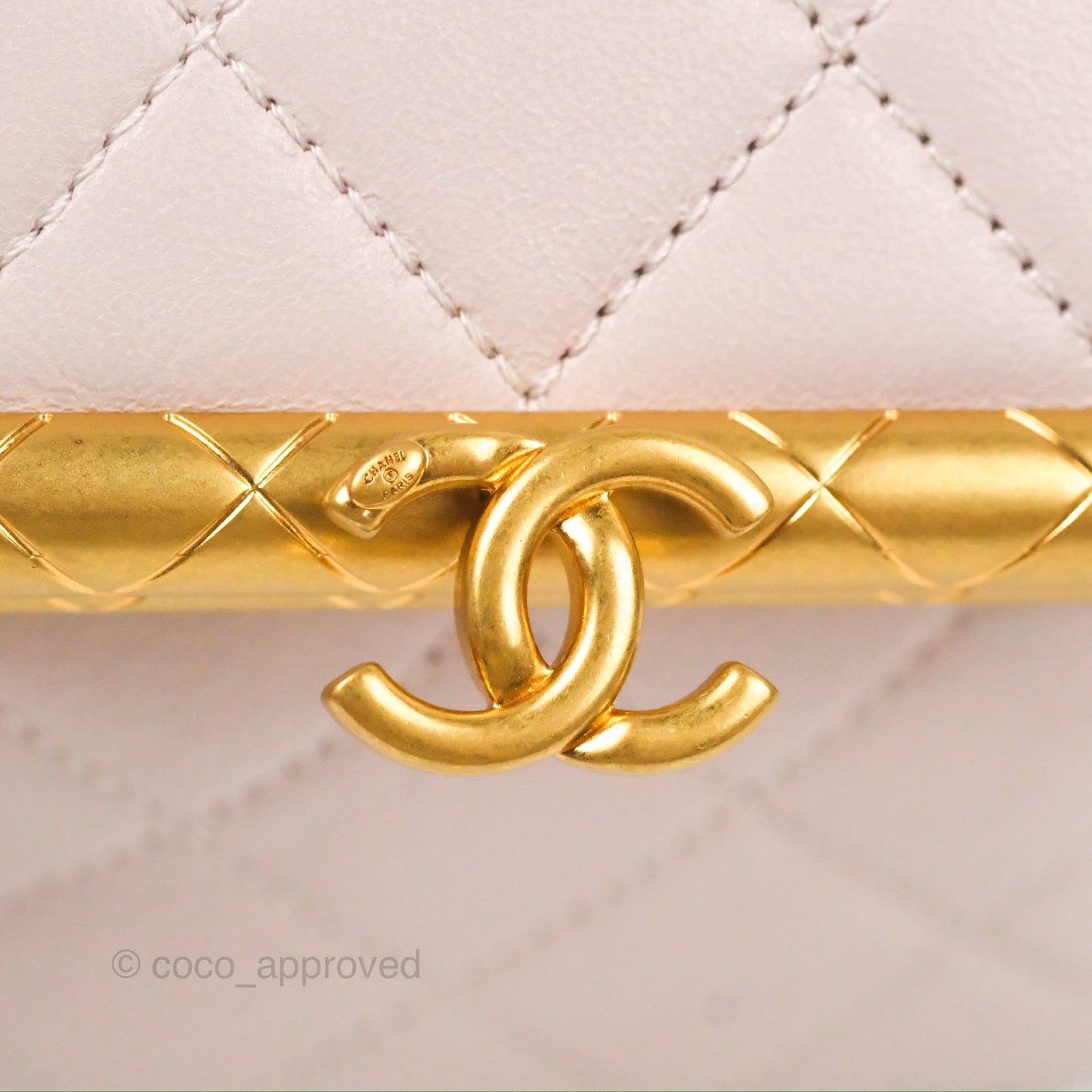 Chanel Kiss Lock Mini Vanity Pink Lambskin Gold Hardware