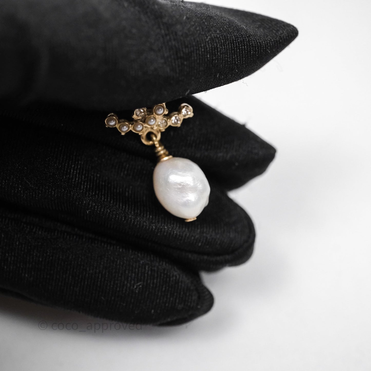 Chanel CC Crystal Pearl Drop Earrings Gold Tone 20B