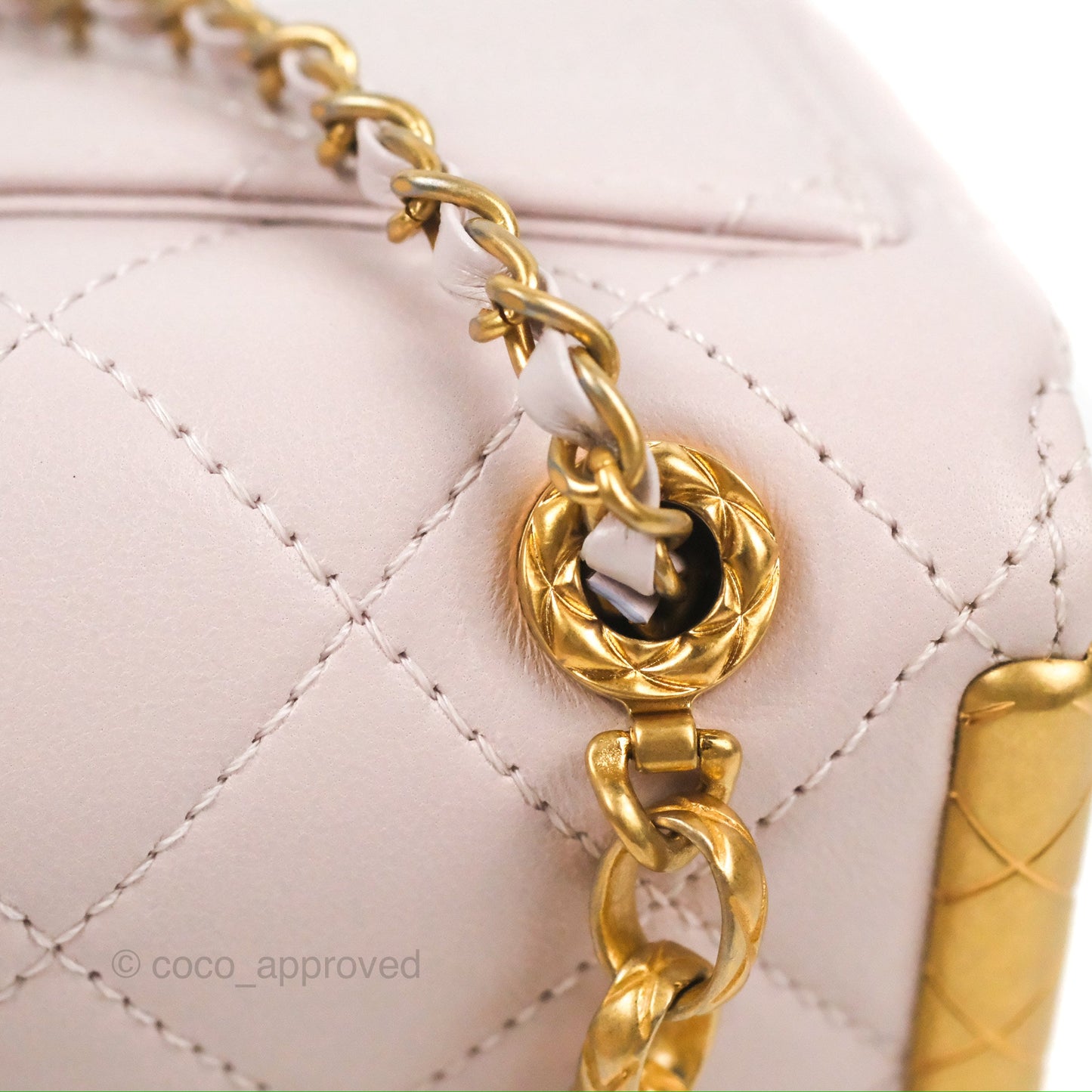 Chanel Kiss Lock Mini Vanity Pink Lambskin Gold Hardware