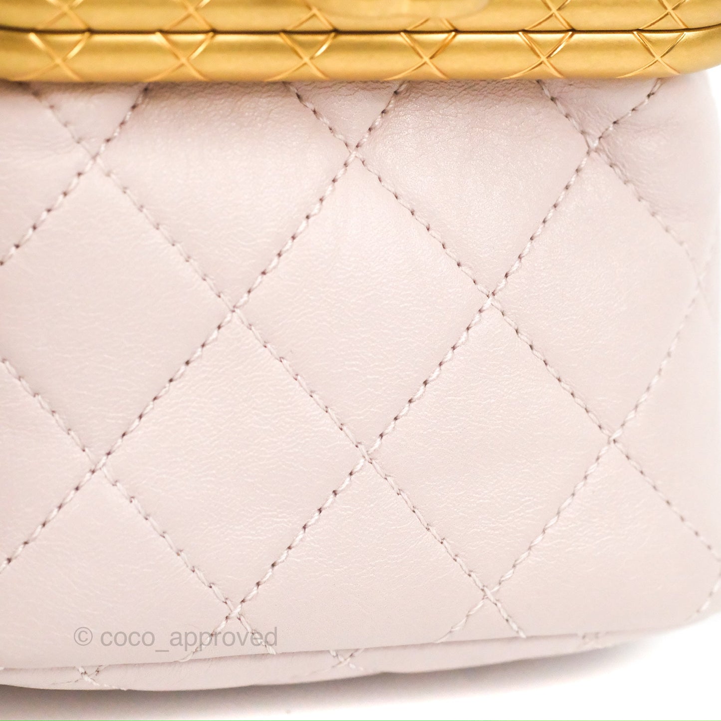 Chanel Kiss Lock Mini Vanity Pink Lambskin Gold Hardware