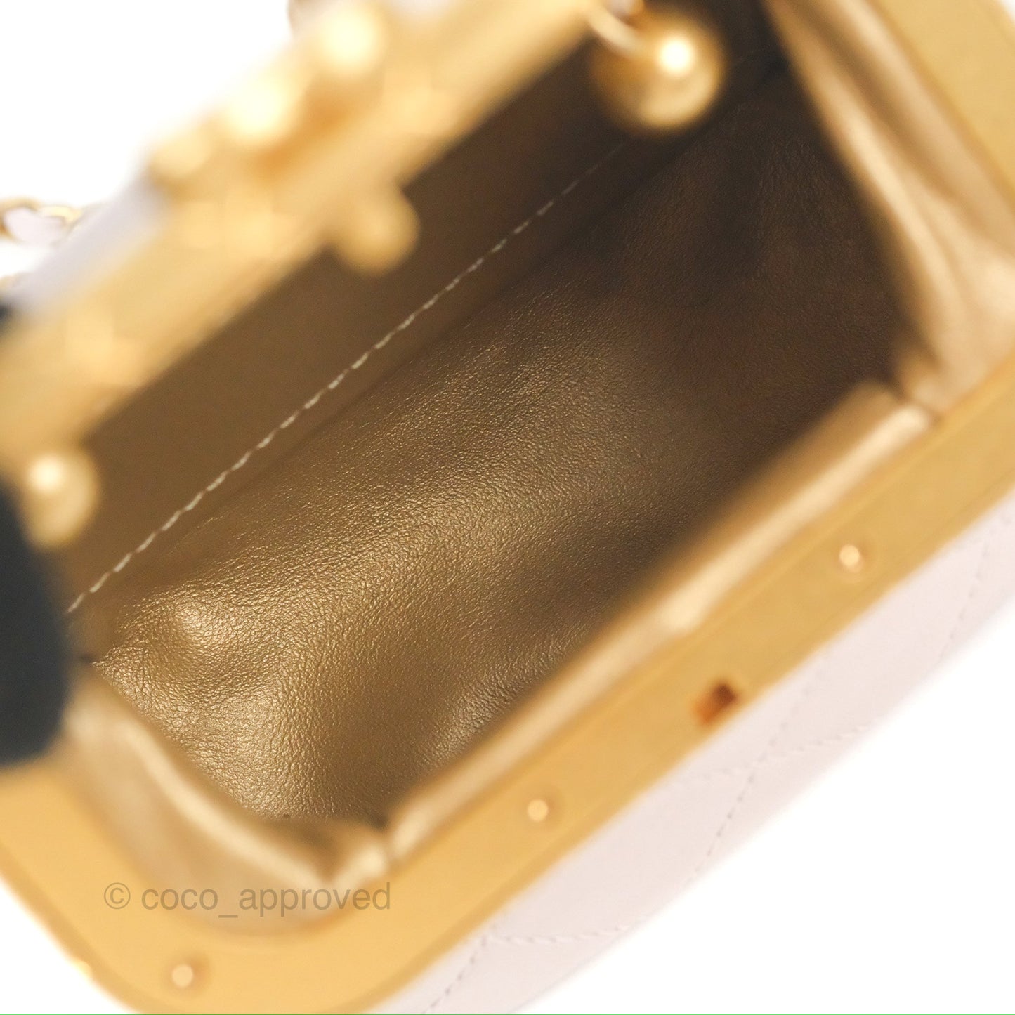 Chanel Kiss Lock Mini Vanity Pink Lambskin Gold Hardware