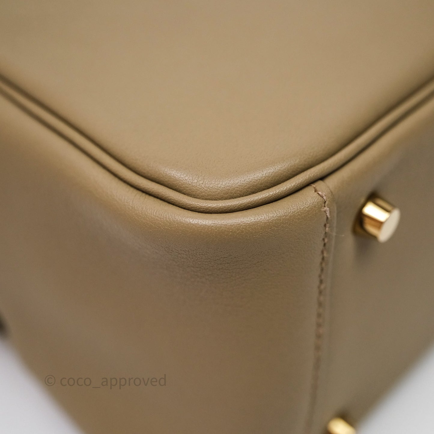 Hermès Mini Lindy II Swift Beige Marfa 8Q/Gris Misty H0 Gold Hardware