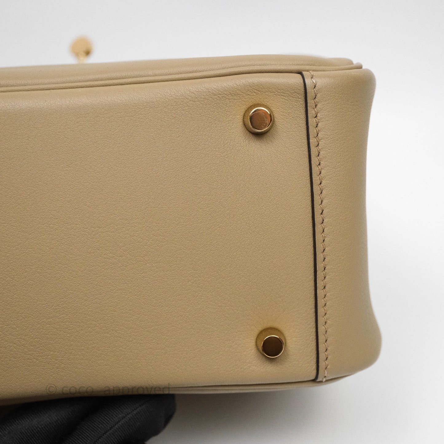Hermès Mini Lindy II Swift Beige Marfa 8Q/Gris Misty H0 Gold Hardware