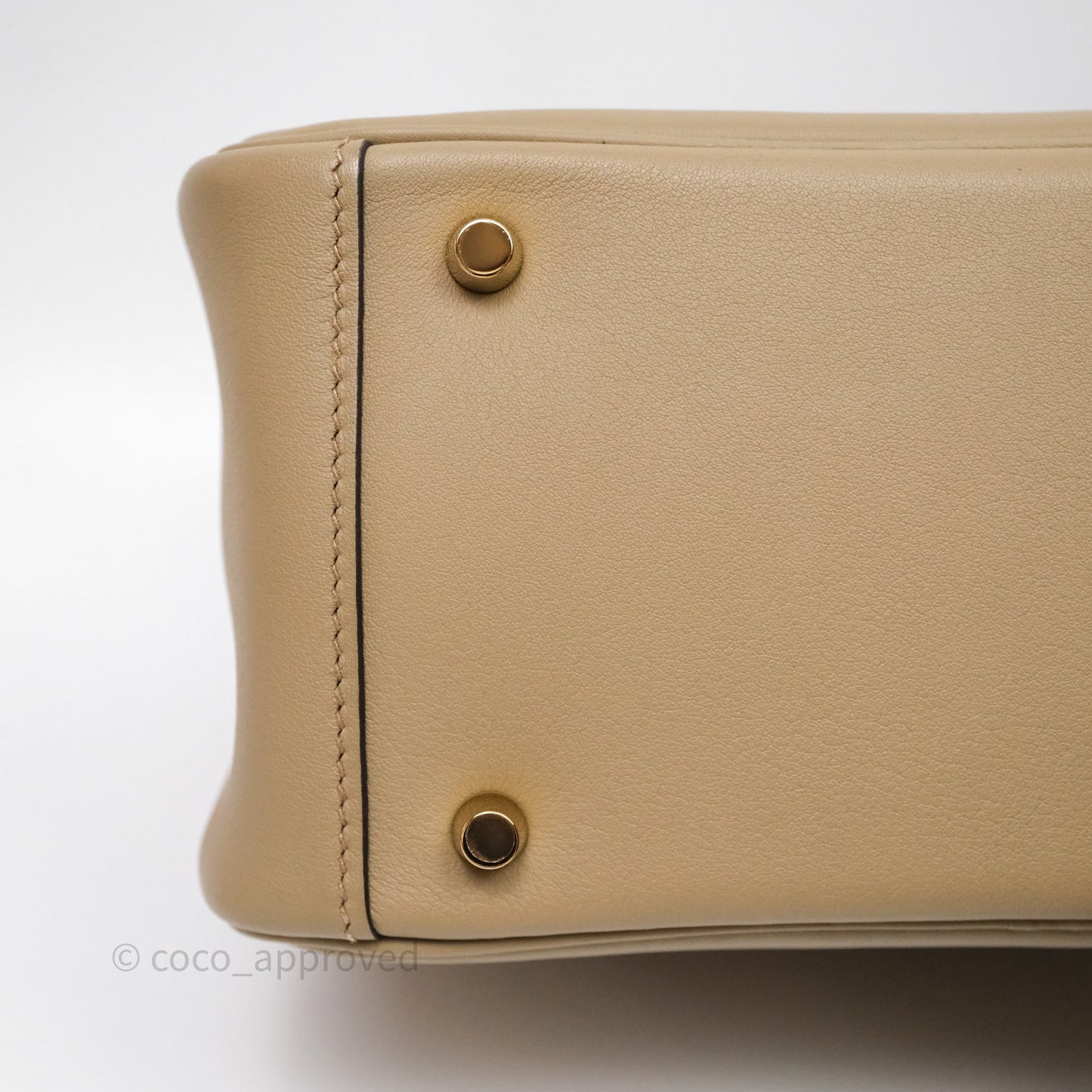 Hermès Mini Lindy II Swift Beige Marfa 8Q/Gris Misty H0 Gold Hardware