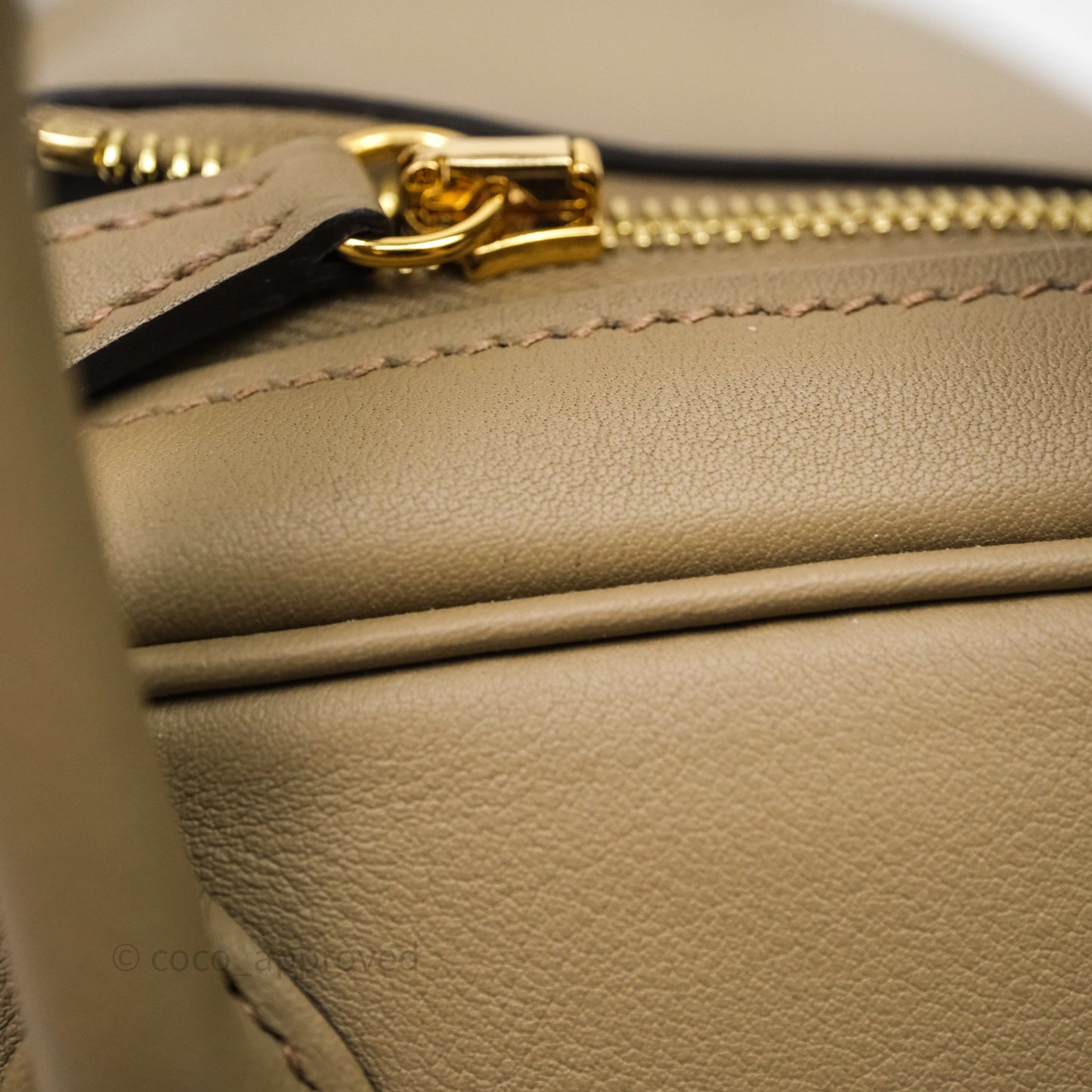 Hermès Mini Lindy II Swift Beige Marfa 8Q/Gris Misty H0 Gold Hardware