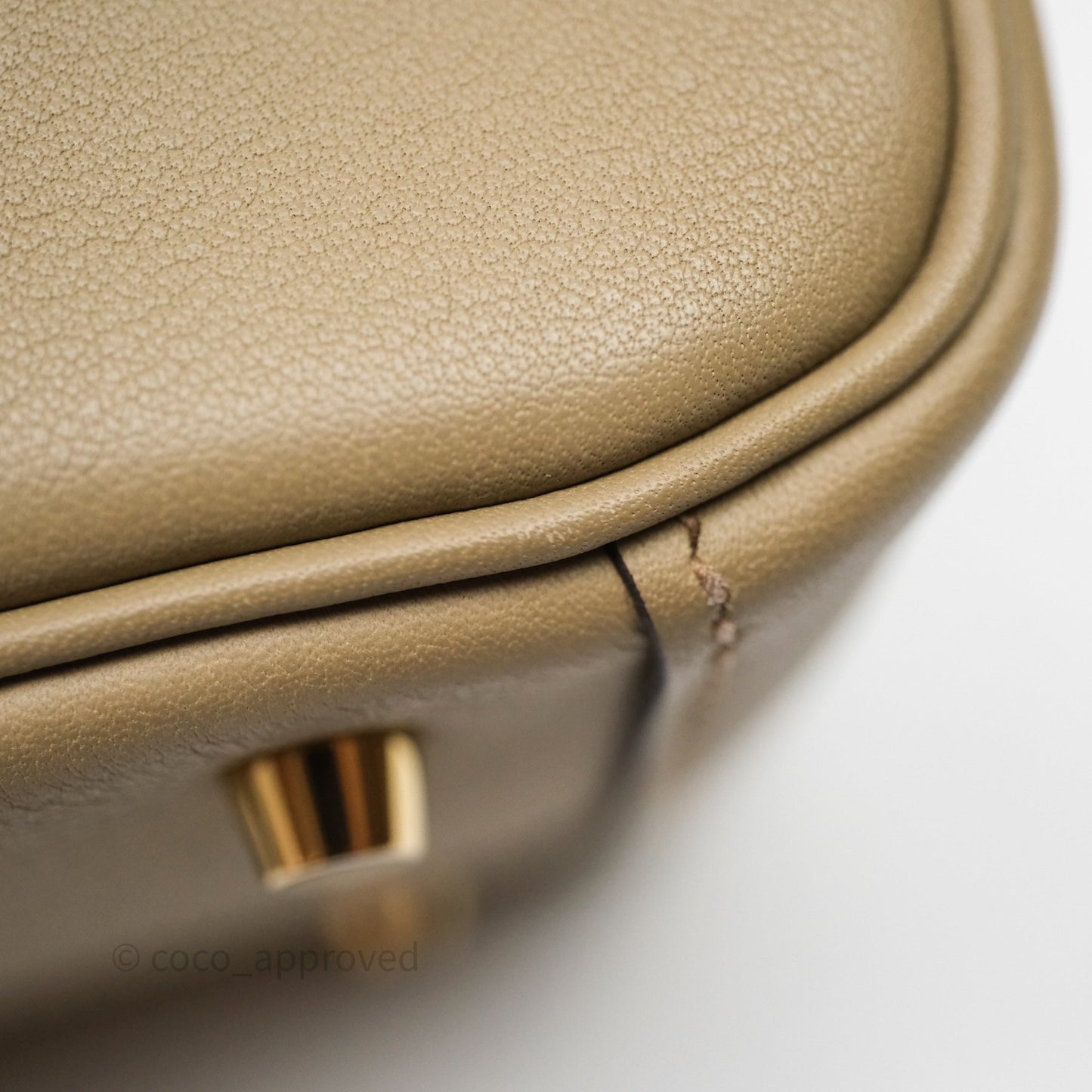 Hermès Mini Lindy II Swift Beige Marfa 8Q/Gris Misty H0 Gold Hardware