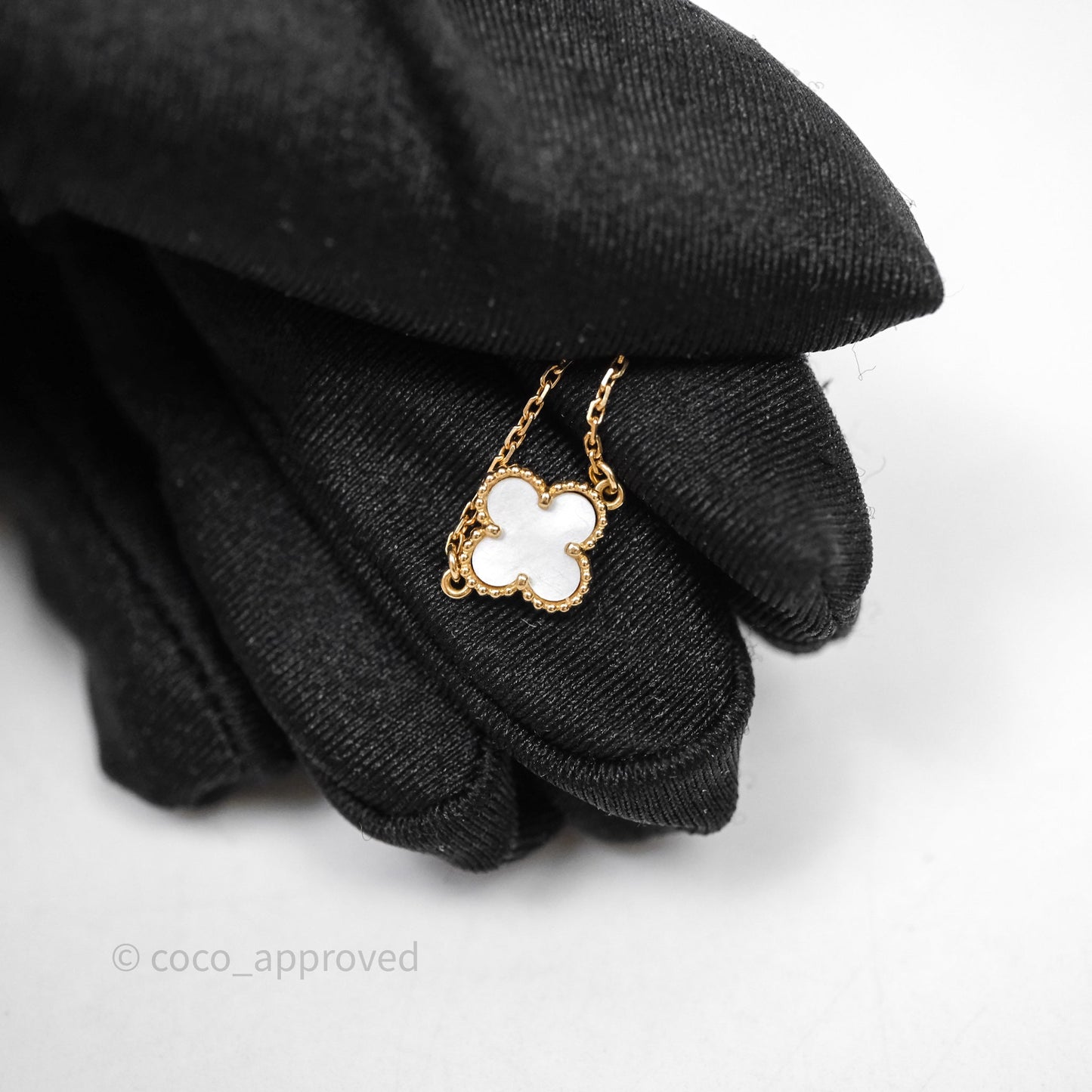 Van Cleef & Arpels Sweet Alhambra Pendant Bracelet White Mother-of-pearl Gold