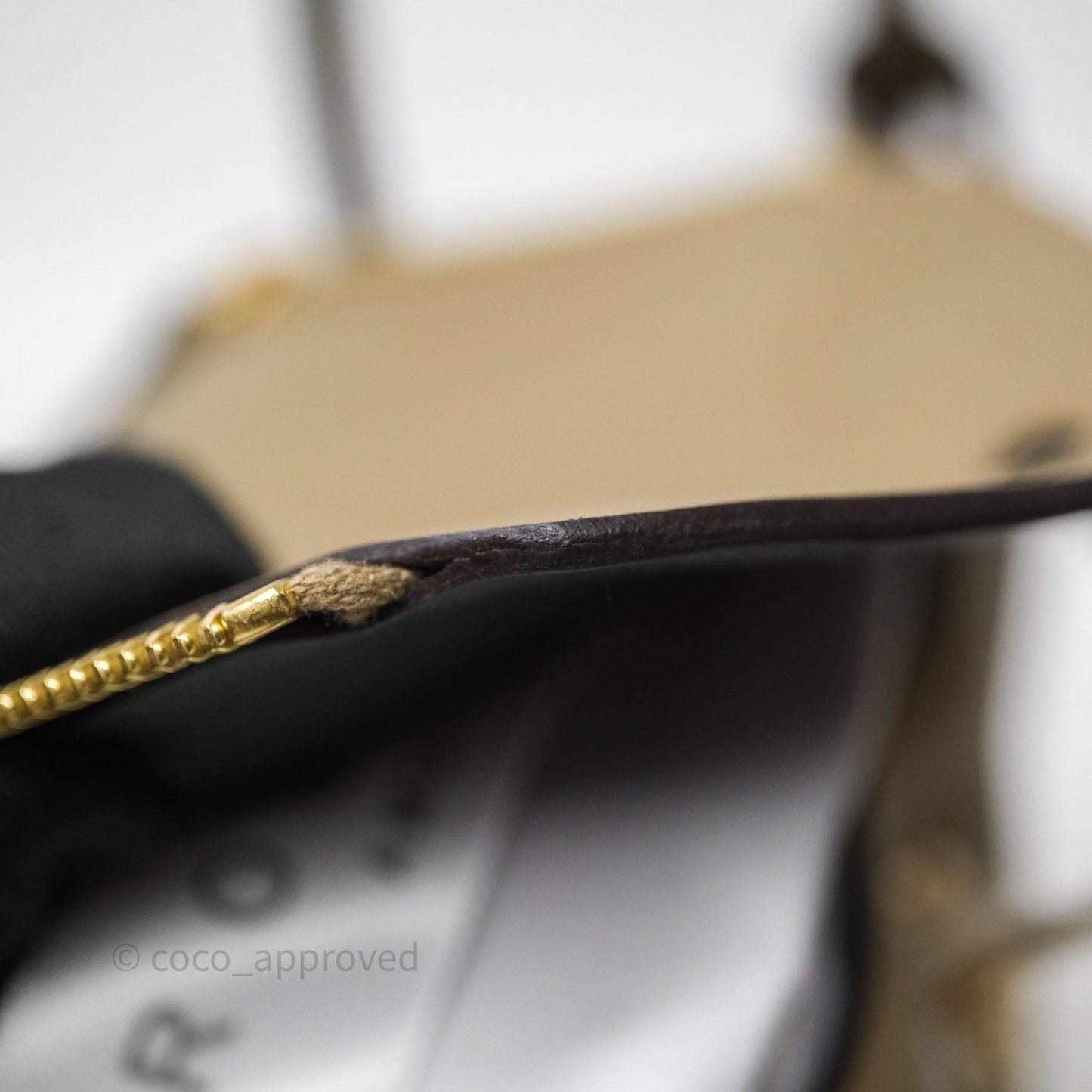 Hermès Mini Lindy II Swift Beige Marfa 8Q/Gris Misty H0 Gold Hardware