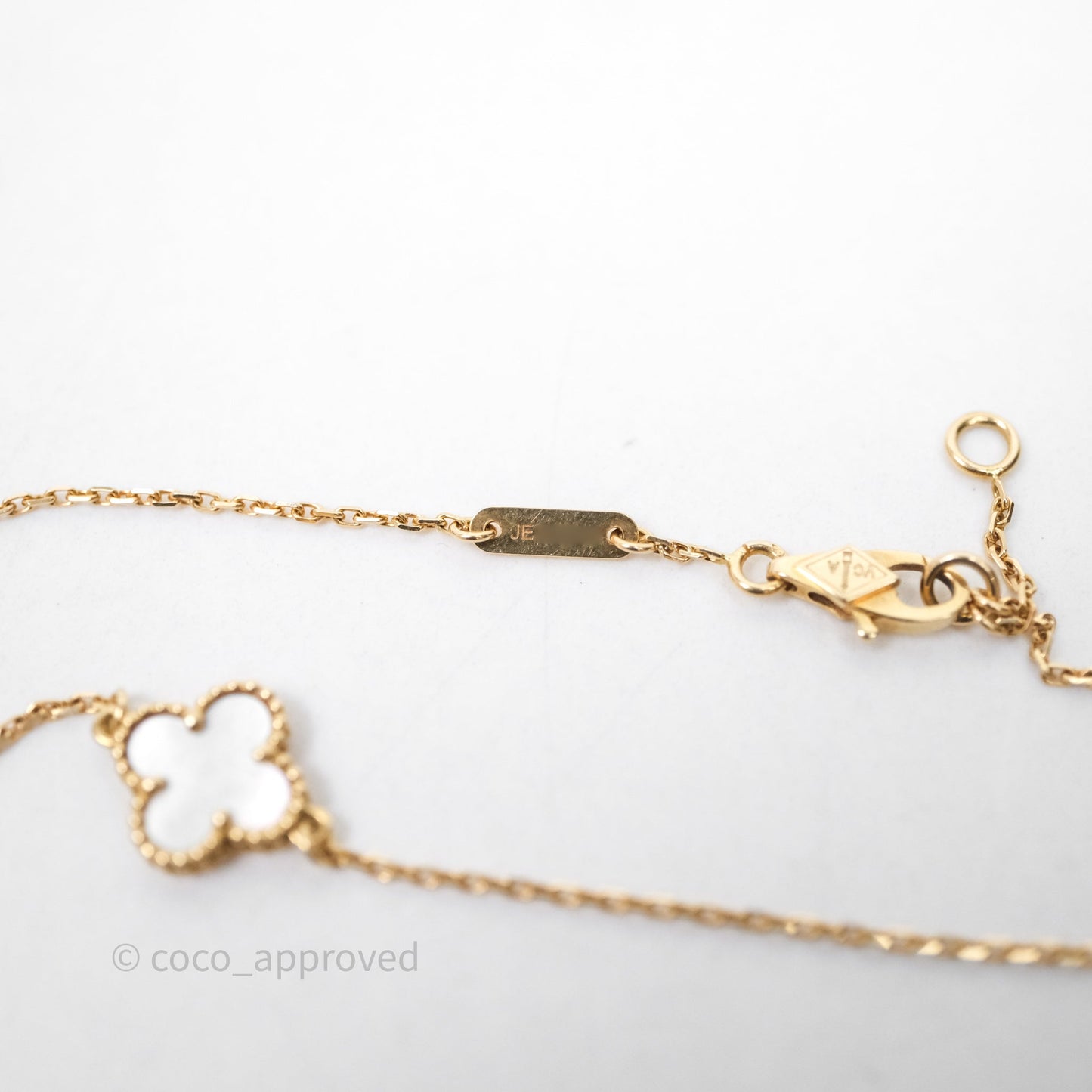 Van Cleef & Arpels Sweet Alhambra Pendant Bracelet White Mother-of-pearl Gold