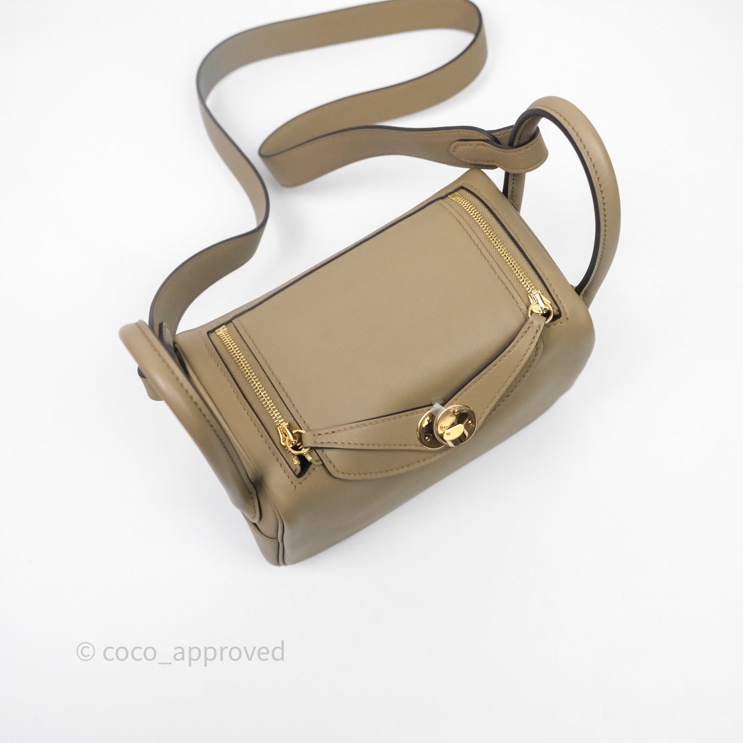Hermès Mini Lindy II Swift Beige Marfa 8Q/Gris Misty H0 Gold Hardware