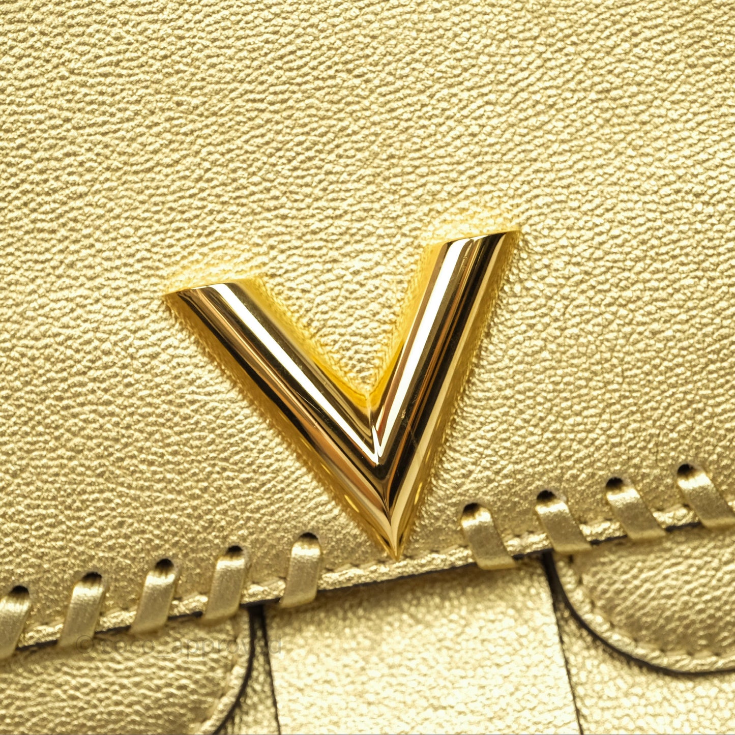 Louis Vuitton Very Chain Gold Bag Gold Hardware