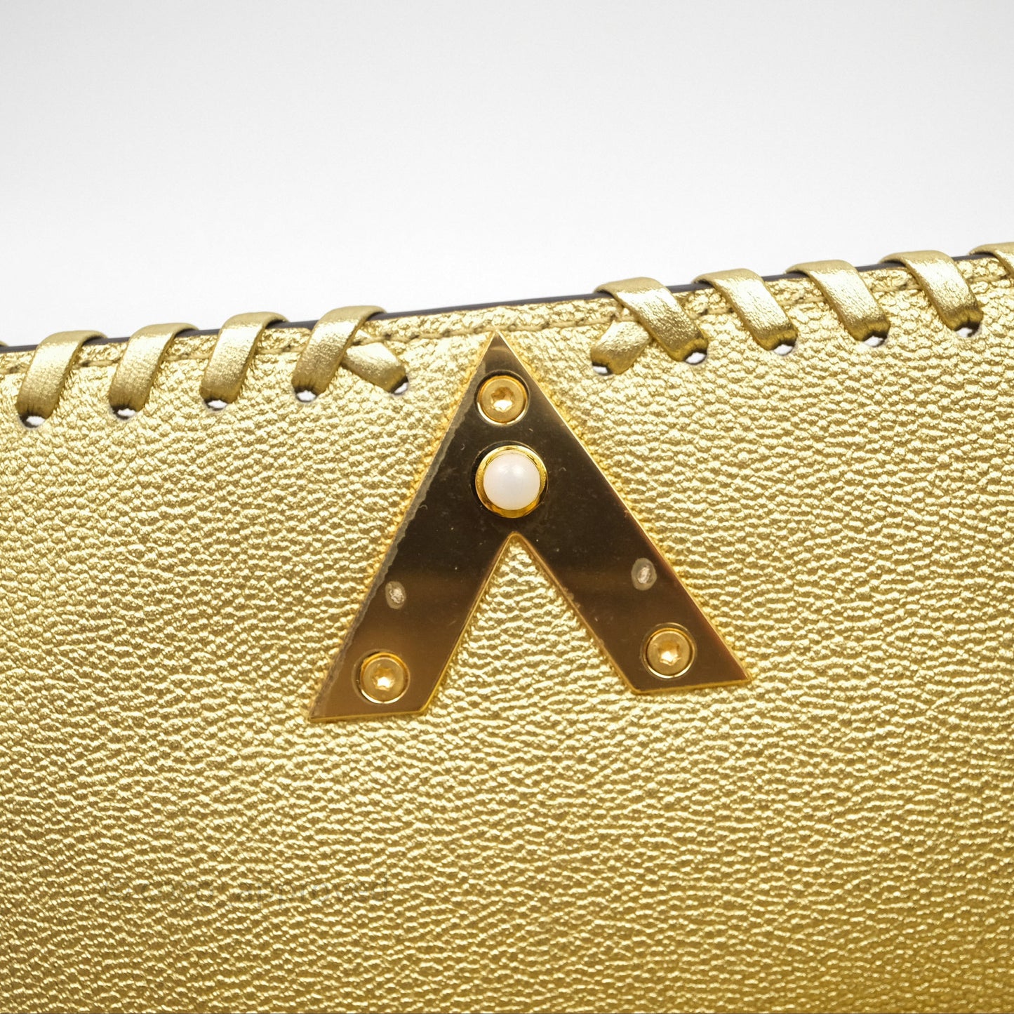 Louis Vuitton Very Chain Gold Bag Gold Hardware