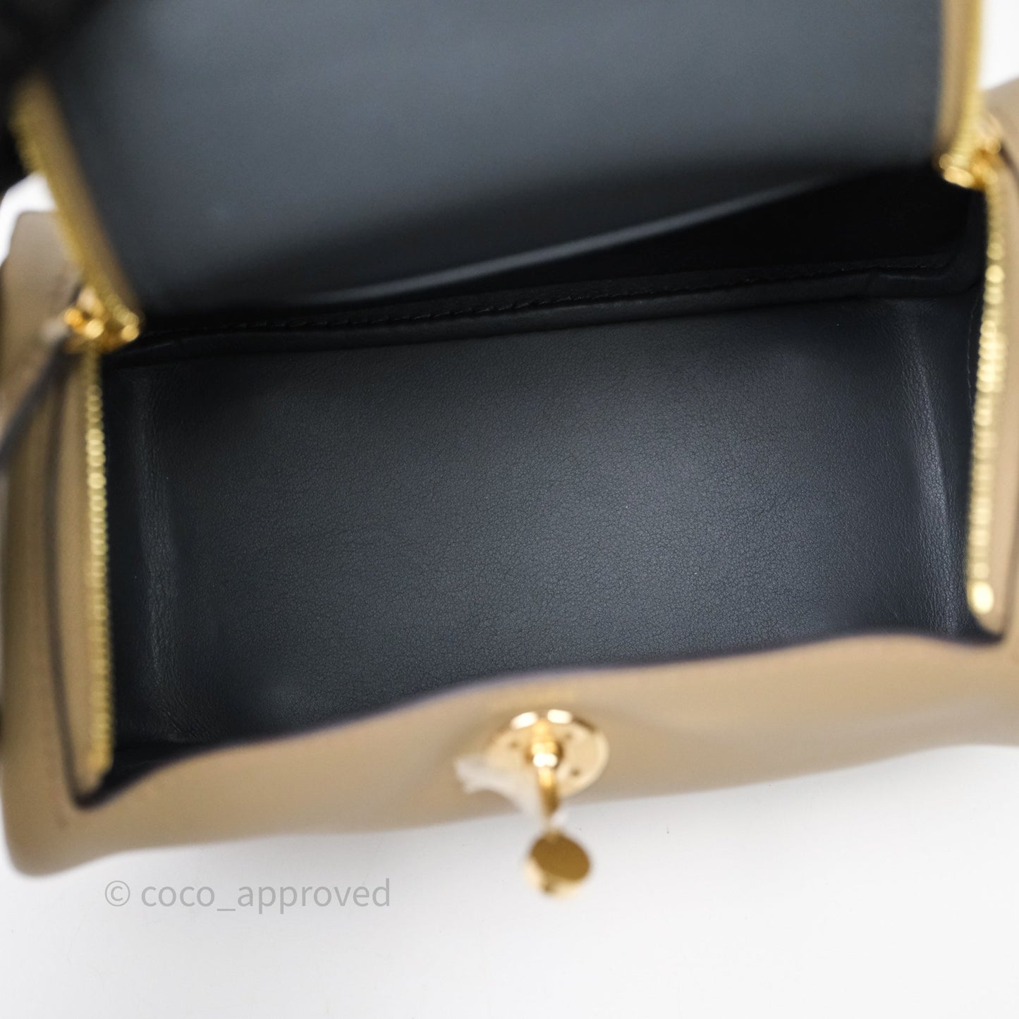 Hermès Mini Lindy II Swift Beige Marfa 8Q/Gris Misty H0 Gold Hardware