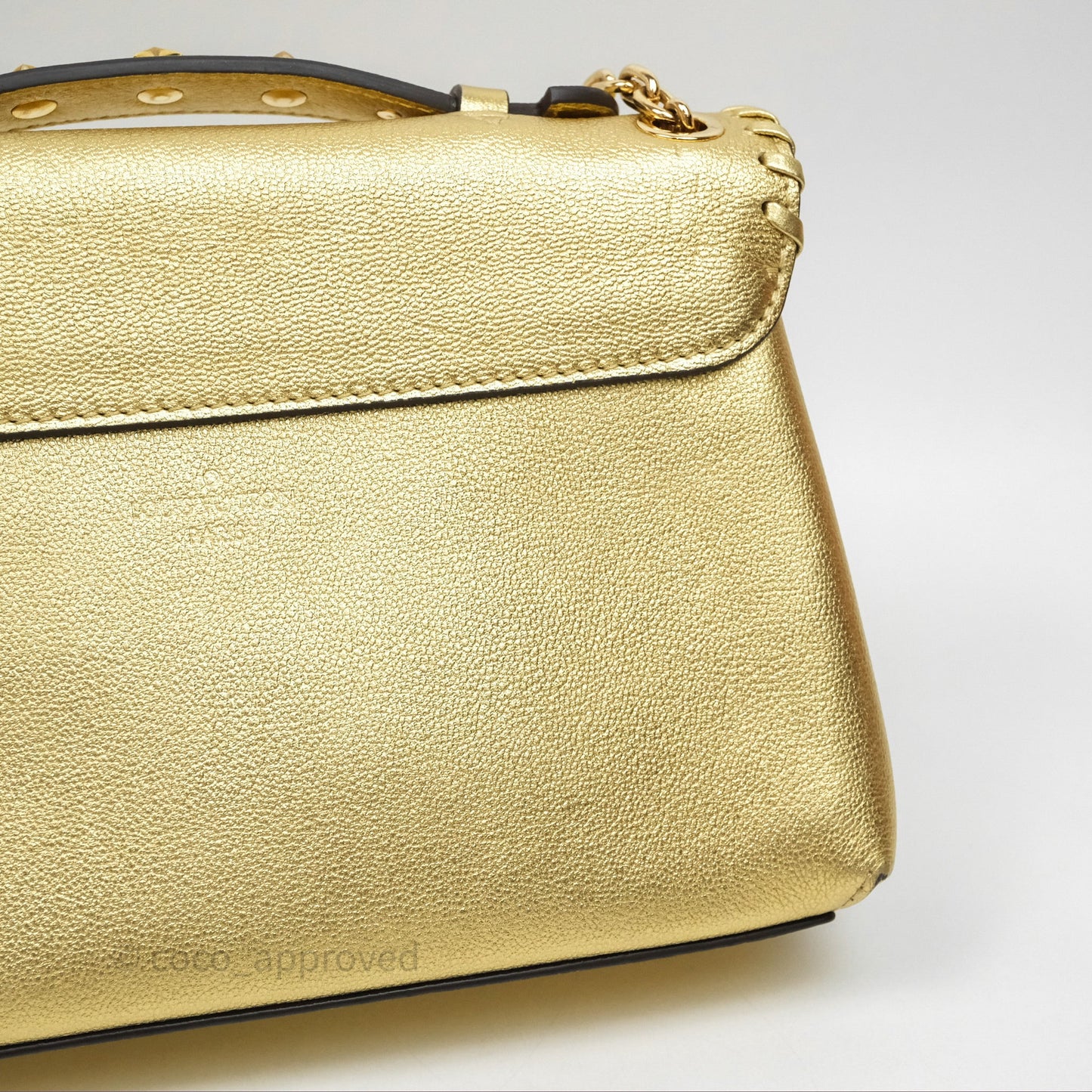 Louis Vuitton Very Chain Gold Bag Gold Hardware
