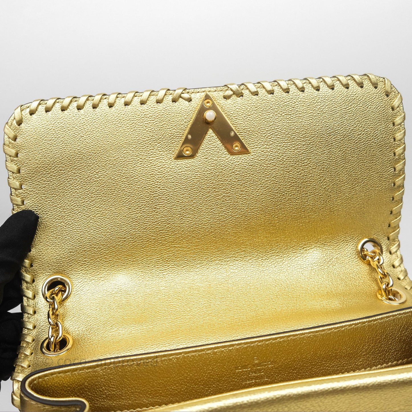 Louis Vuitton Very Chain Gold Bag Gold Hardware